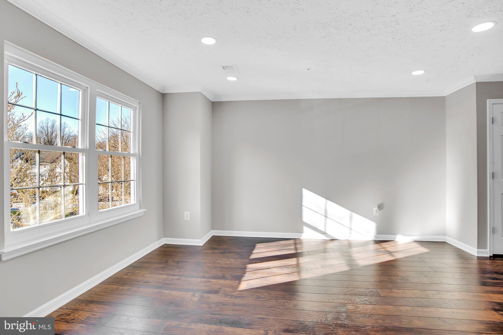 HILL OAKS - Residential