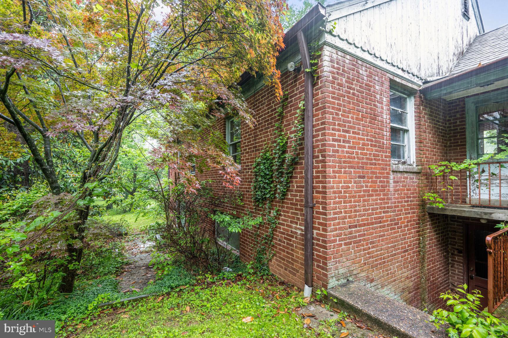 MEADOWOOD - Residential