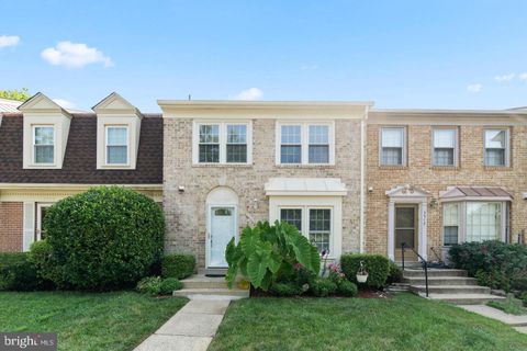 5510 LA CROSS CT. FAIRFAX VA 22032