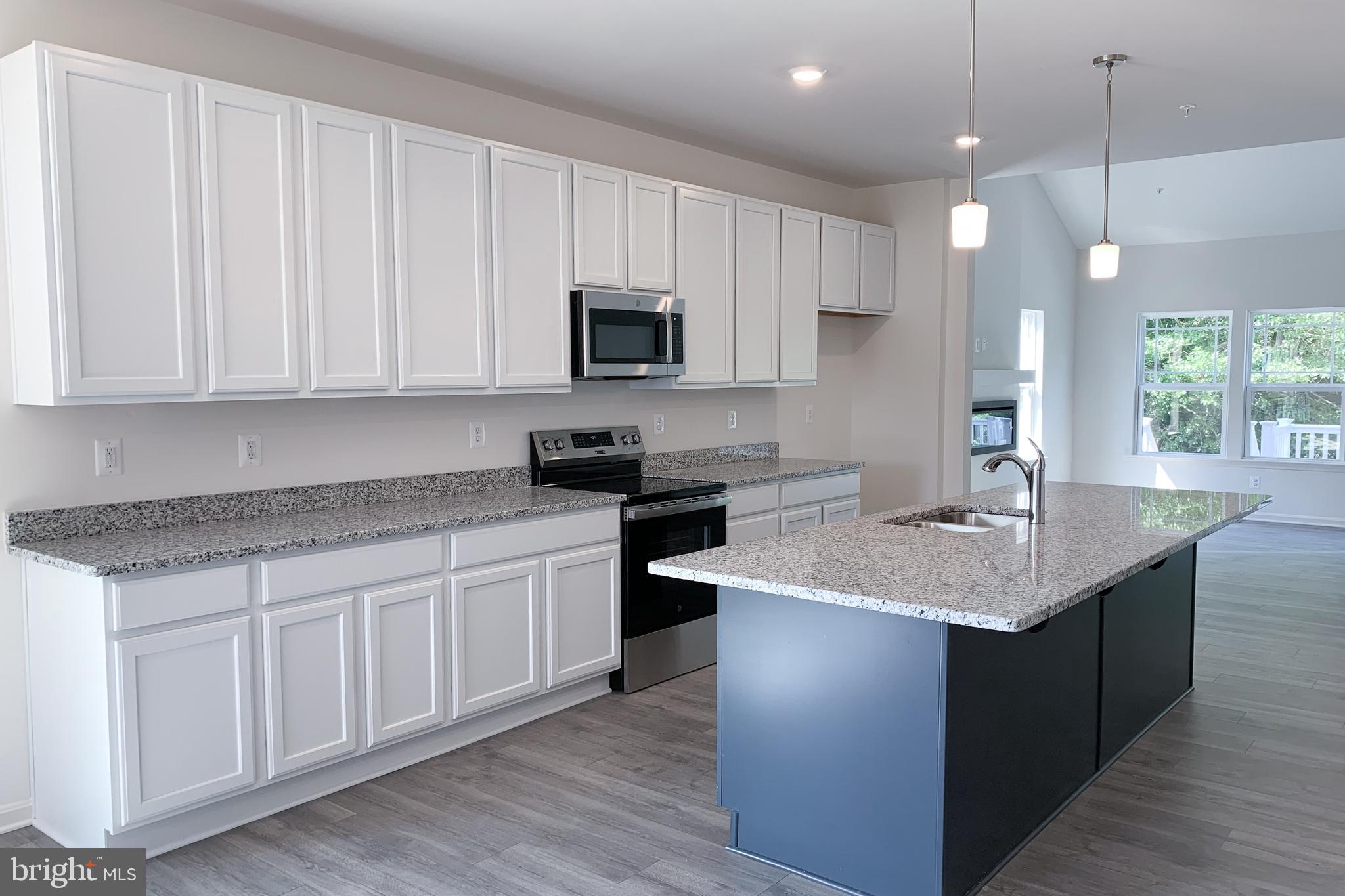 RICHMOND HILLS - Residential