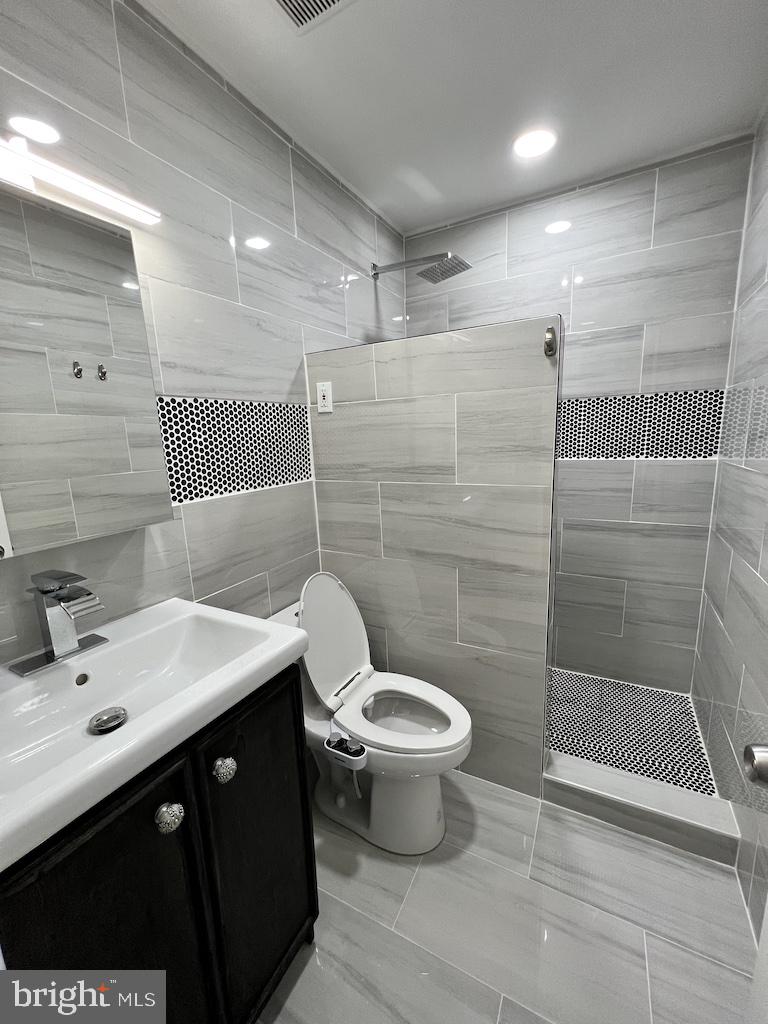 ELYSIAN WOODS - Residential