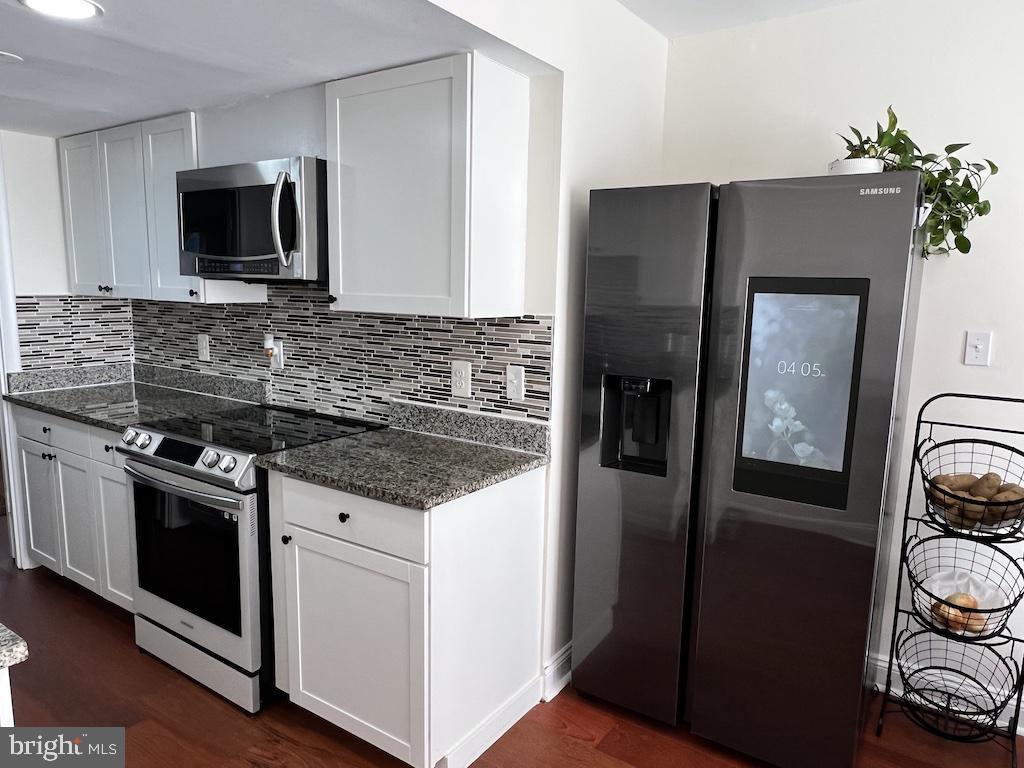 ELYSIAN WOODS - Residential