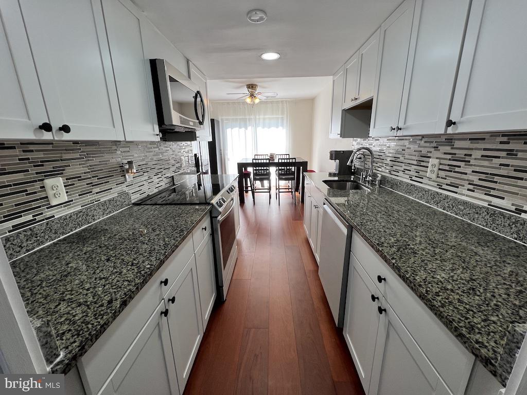 ELYSIAN WOODS - Residential