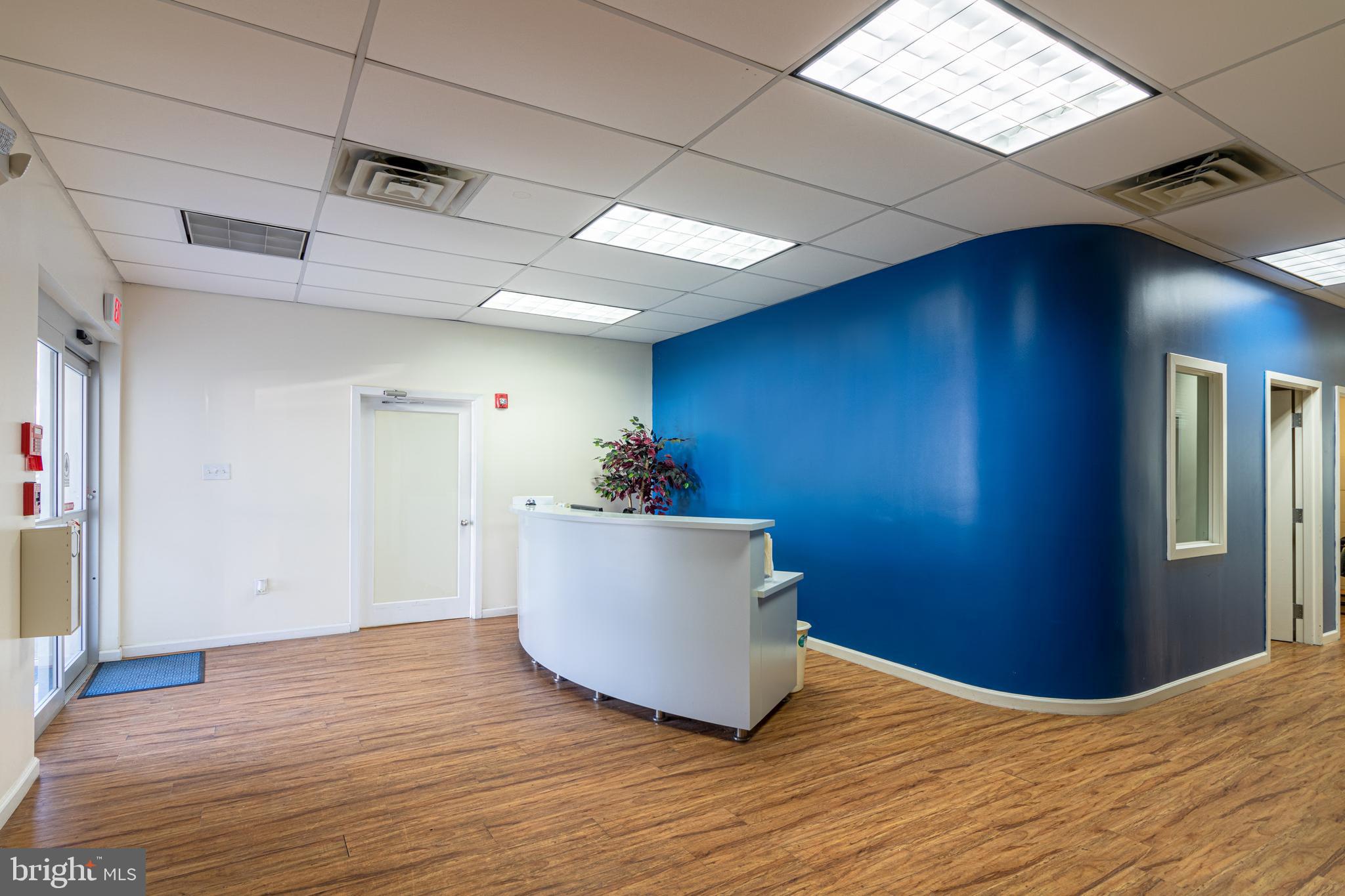 FEASTERVILLE - Commercial Lease