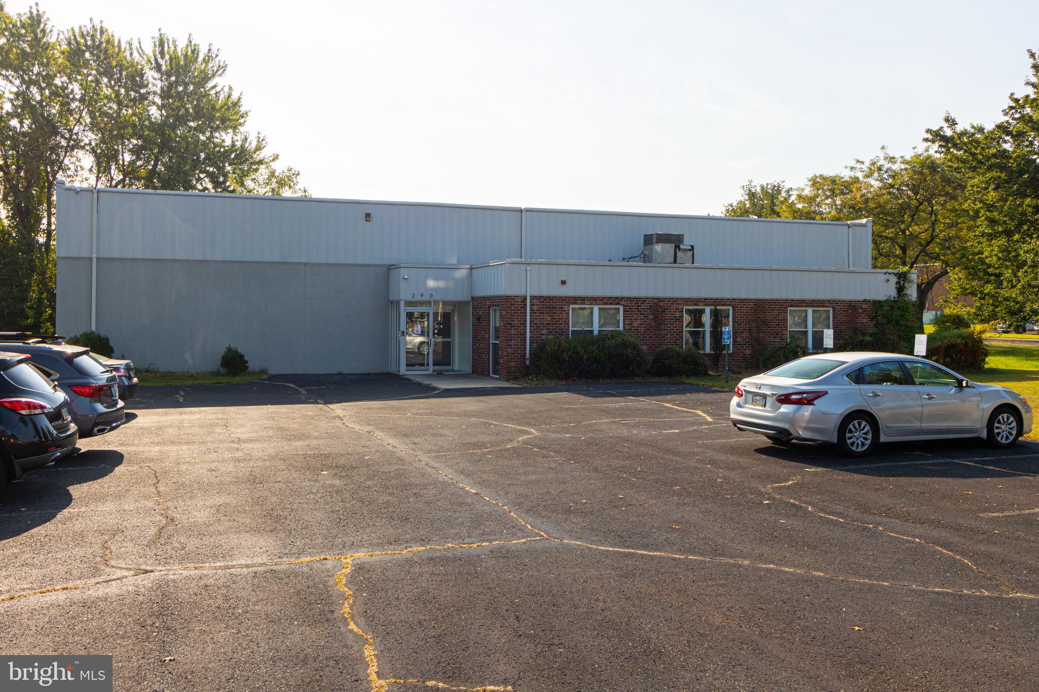FEASTERVILLE - Commercial Lease