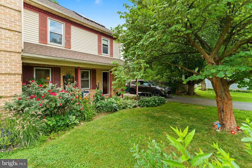 Photo of 2314 Lawnwood Court, EAST PETERSBURG, PA 17520 (MLS # PALA2090154)