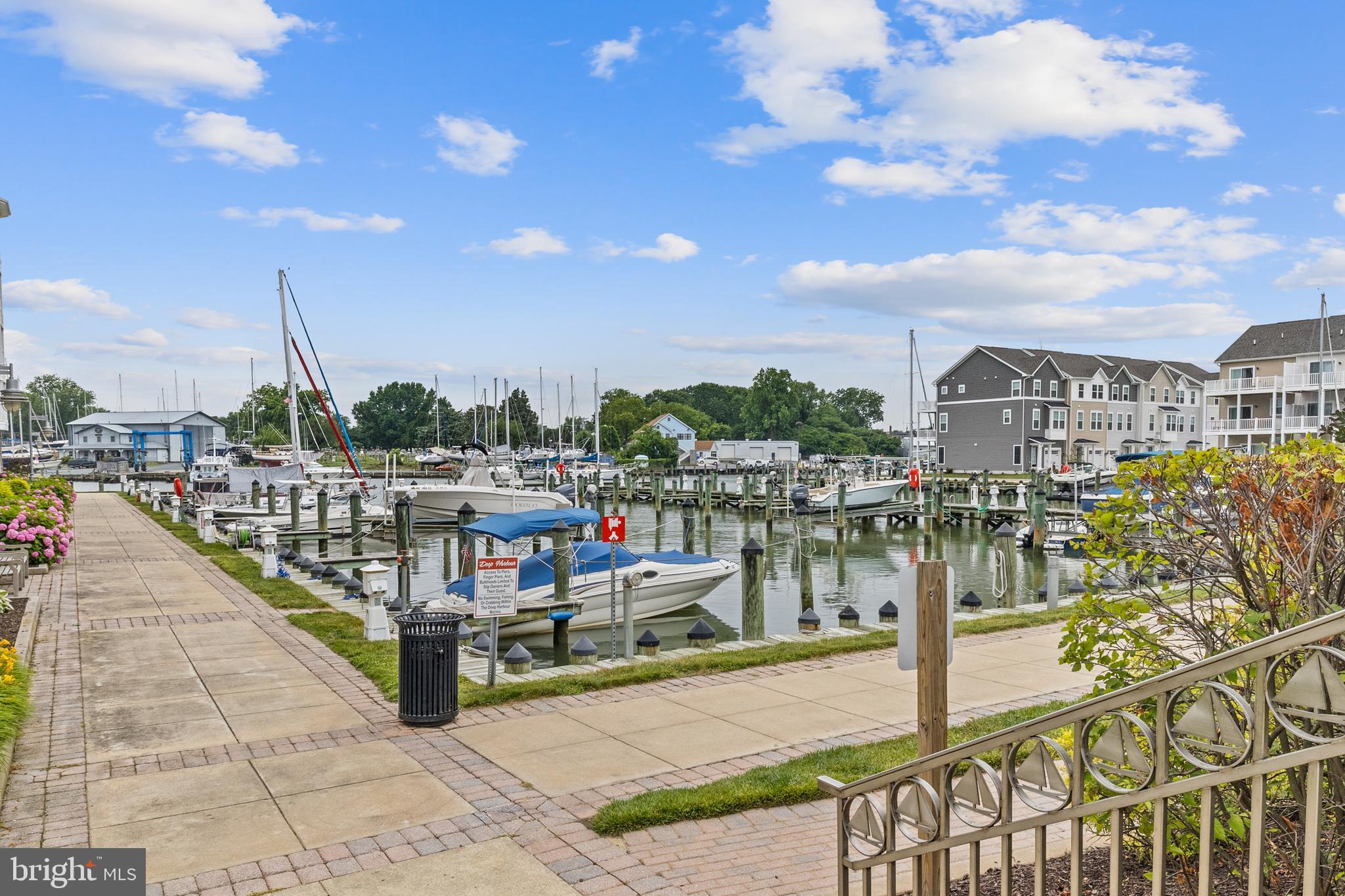 DEEP HARBOUR - Residential