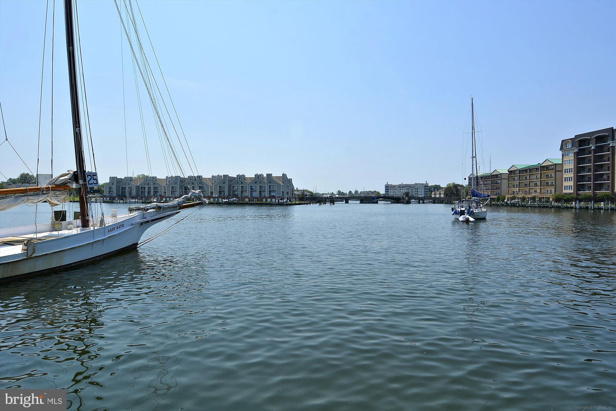 DEEP HARBOUR - Residential