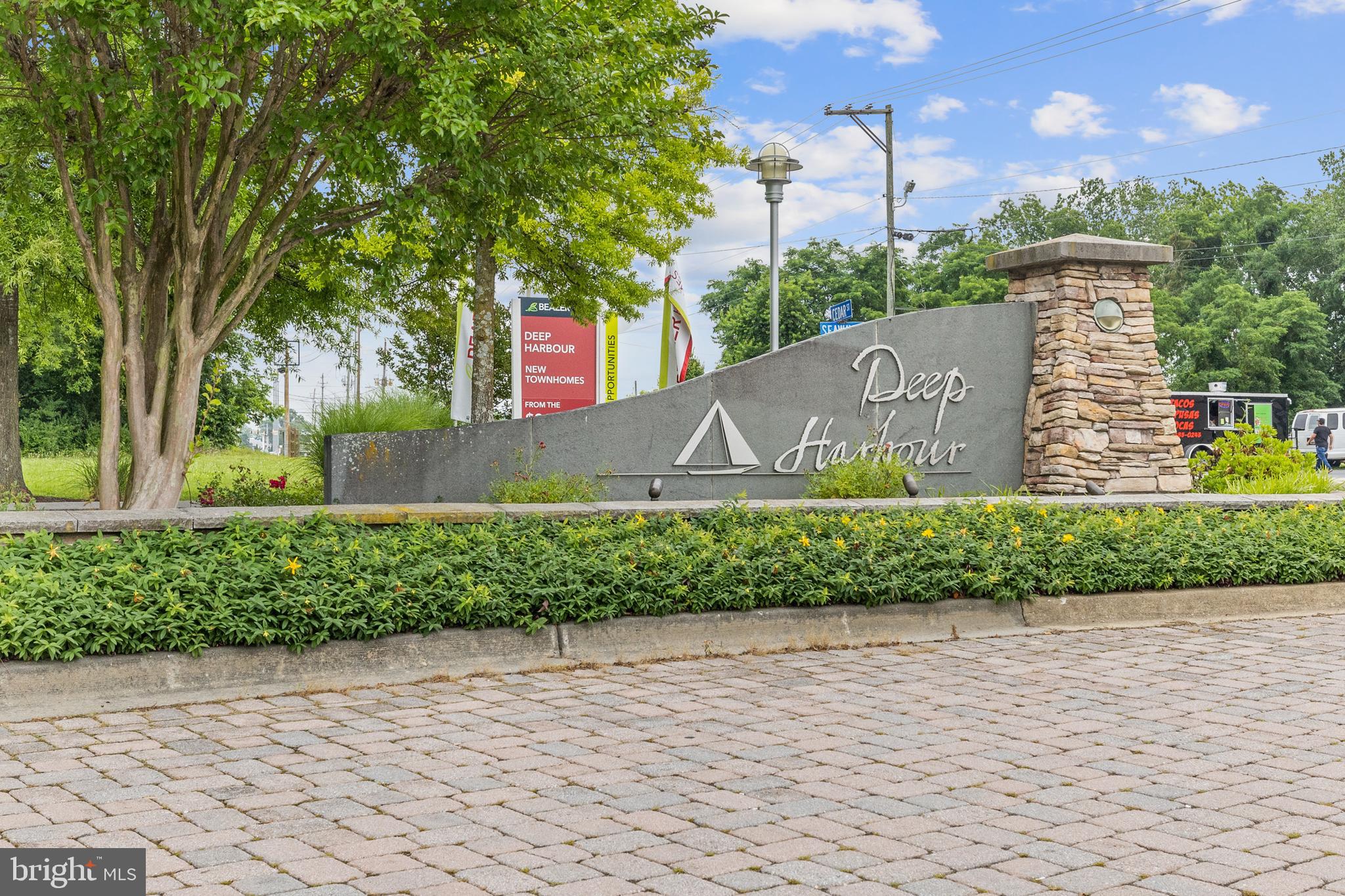 DEEP HARBOUR - Residential