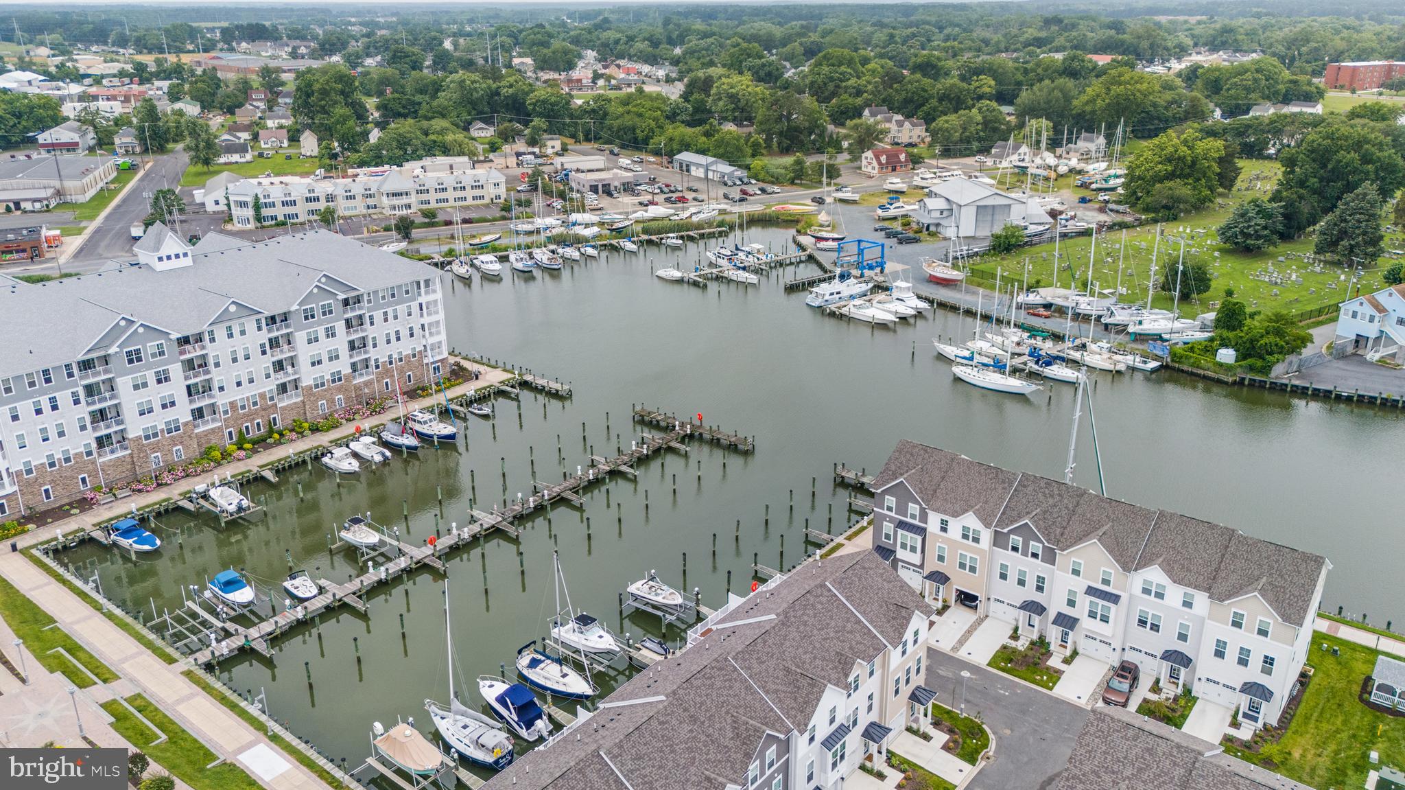 DEEP HARBOUR - Residential