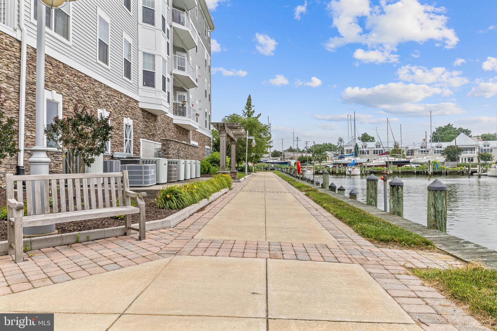 DEEP HARBOUR - Residential