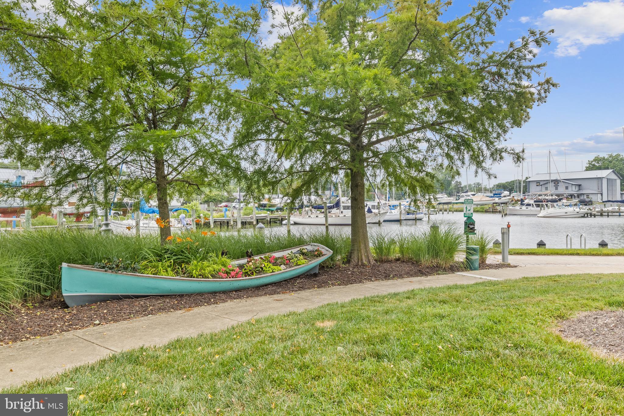 DEEP HARBOUR - Residential