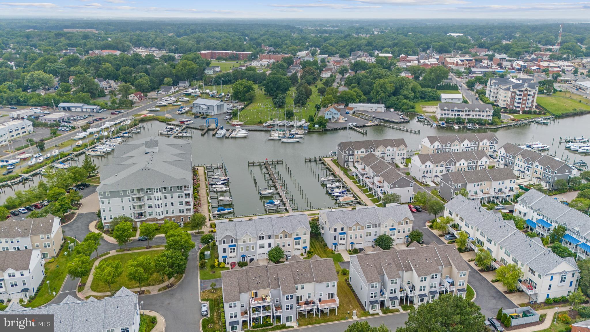 DEEP HARBOUR - Residential