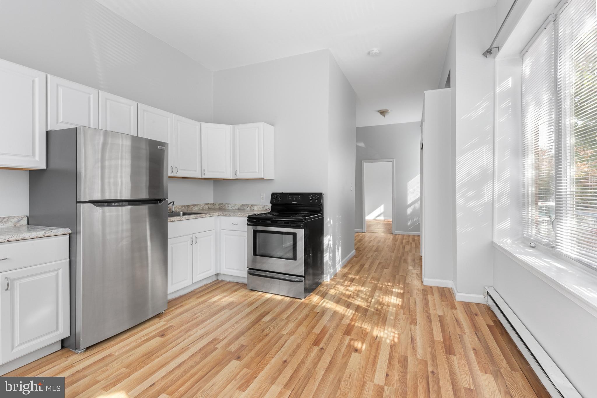 PORT RICHMOND - Residential Lease