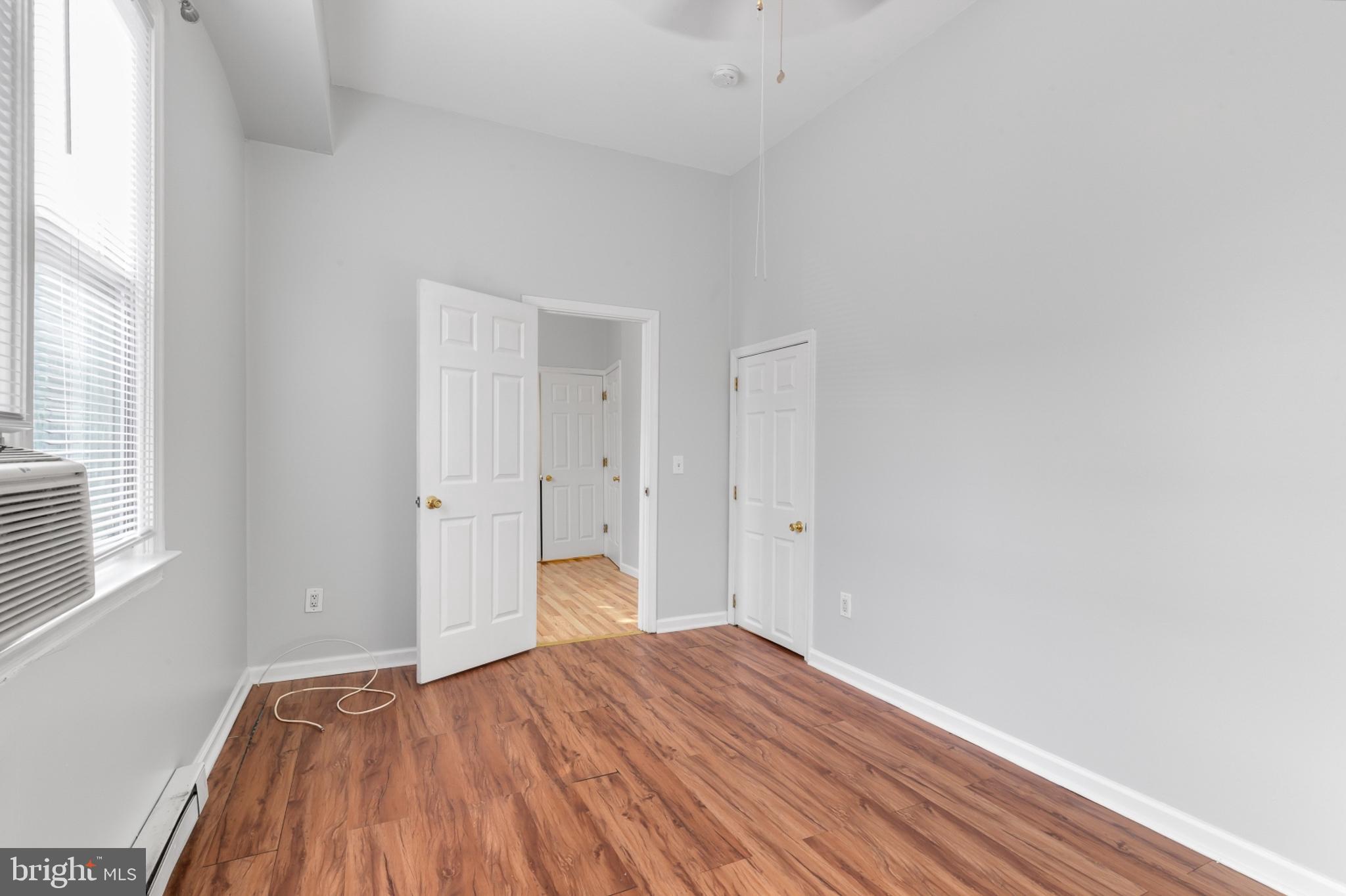 PORT RICHMOND - Residential Lease