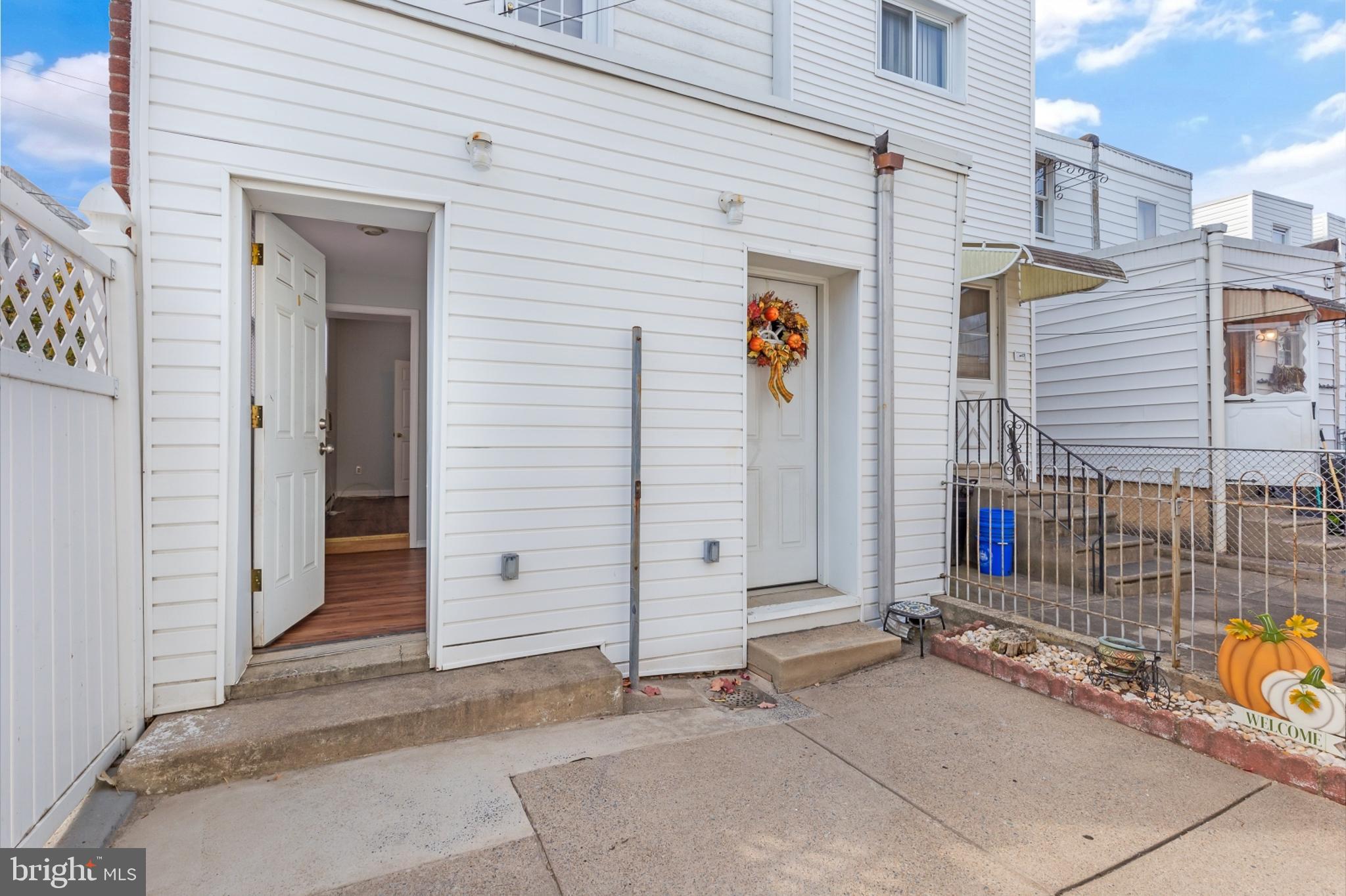 PORT RICHMOND - Residential Lease