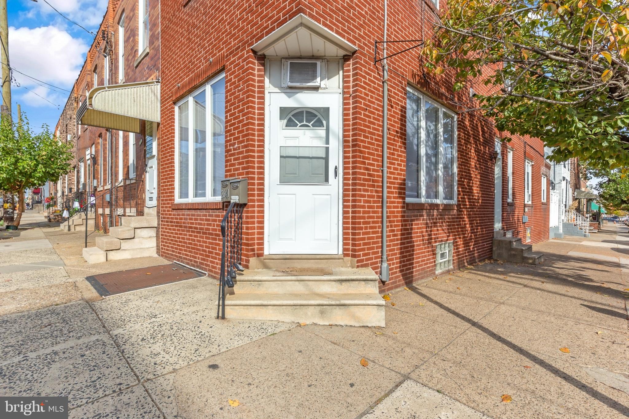 PORT RICHMOND - Residential Lease