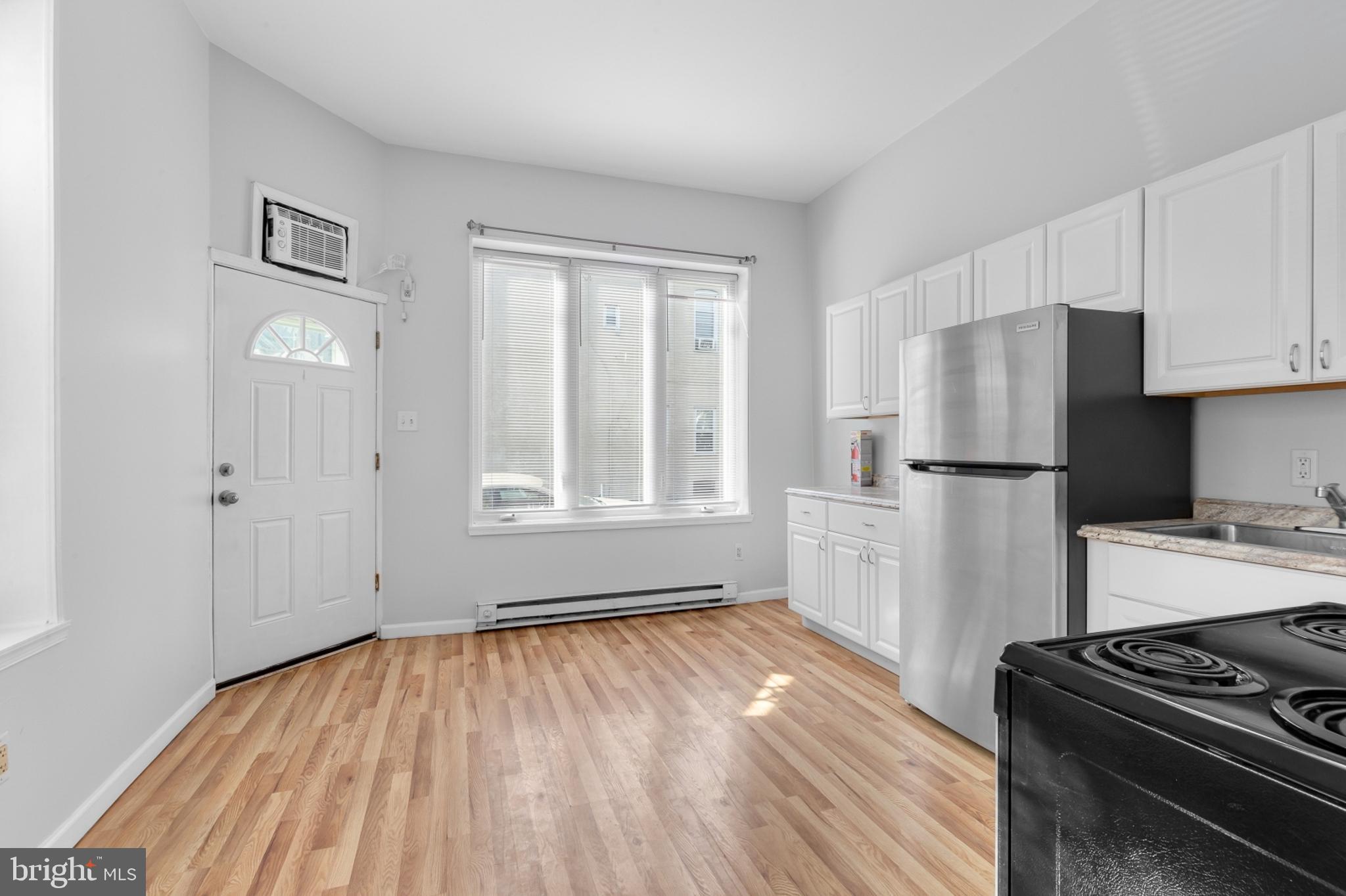 PORT RICHMOND - Residential Lease