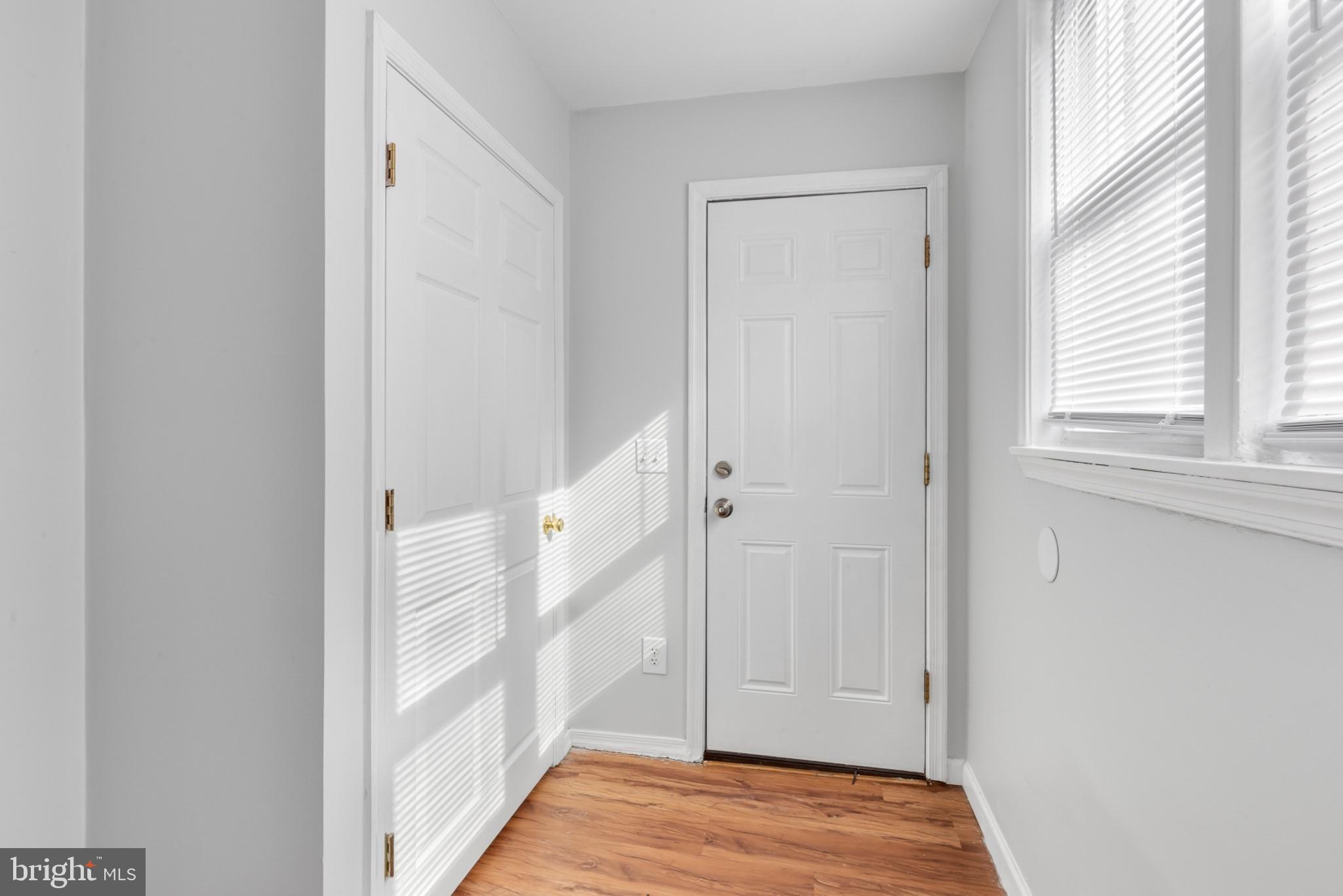 PORT RICHMOND - Residential Lease