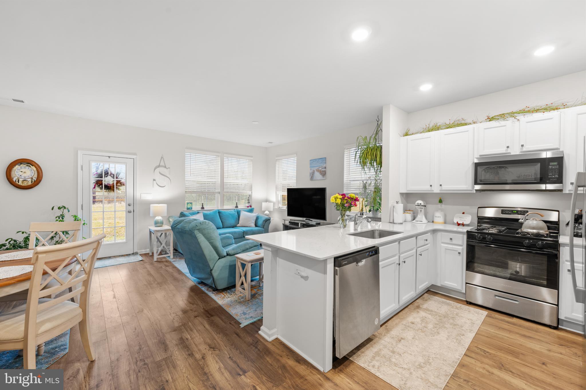 STILL WATERS - Residential