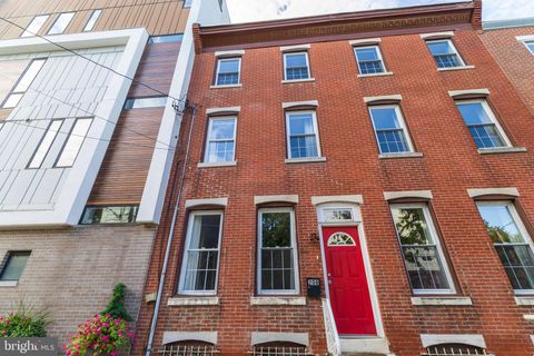 Photo of 208 W Laurel Street, PHILADELPHIA, PA 19123 (MLS # PAPH2550534) Photo of 208 W Laurel Street, PHILADELPHIA, PA 19123 (MLS # PAPH2550534)