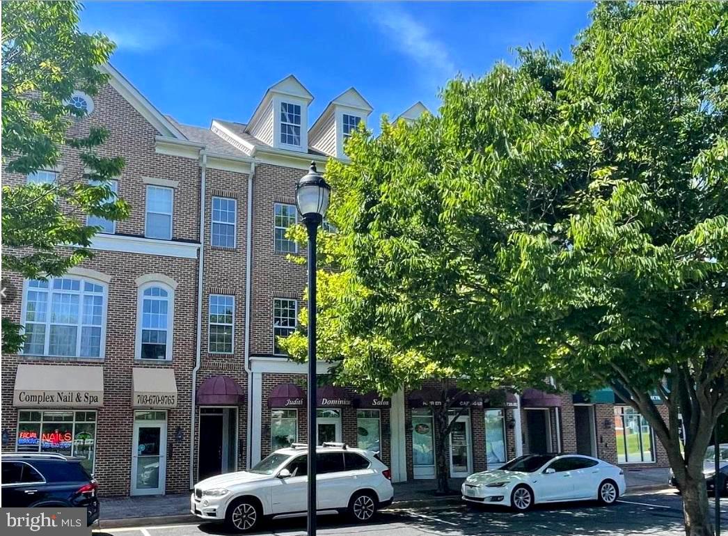 PW COUNTY CENTER LANDBAY - Residential Lease