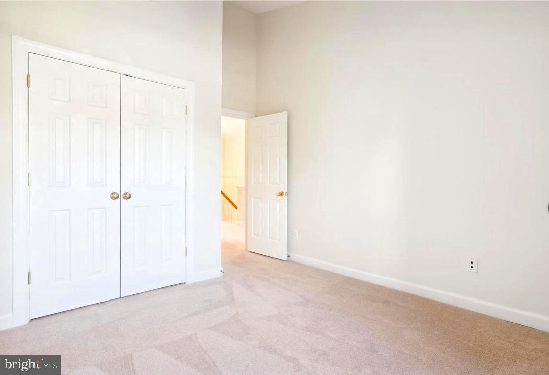 PW COUNTY CENTER LANDBAY - Residential Lease