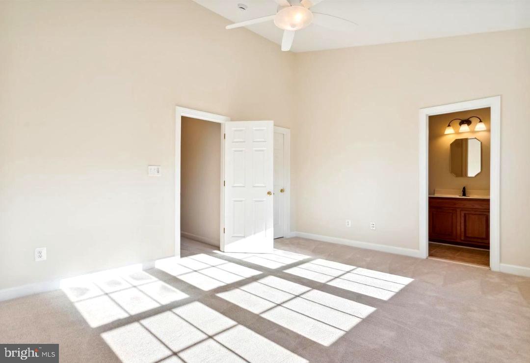 PW COUNTY CENTER LANDBAY - Residential Lease