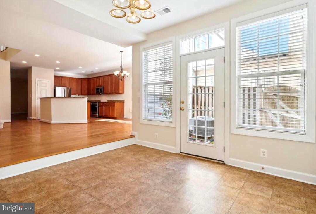 PW COUNTY CENTER LANDBAY - Residential Lease