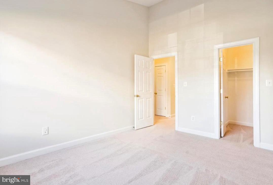 PW COUNTY CENTER LANDBAY - Residential Lease