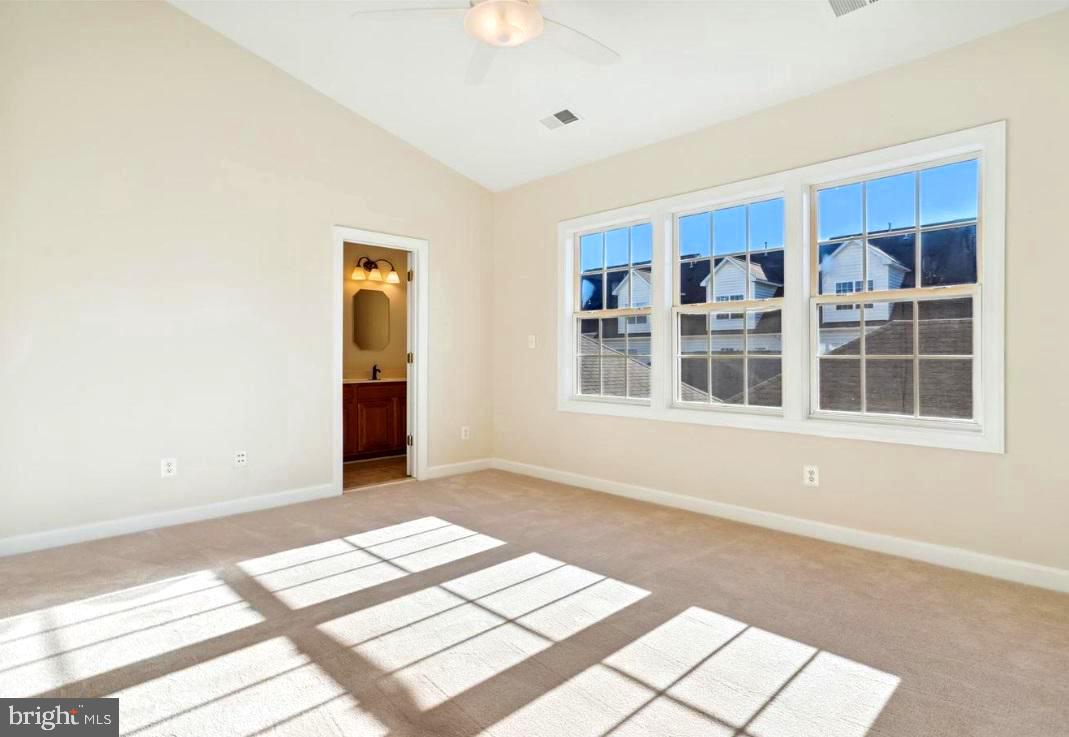 PW COUNTY CENTER LANDBAY - Residential Lease