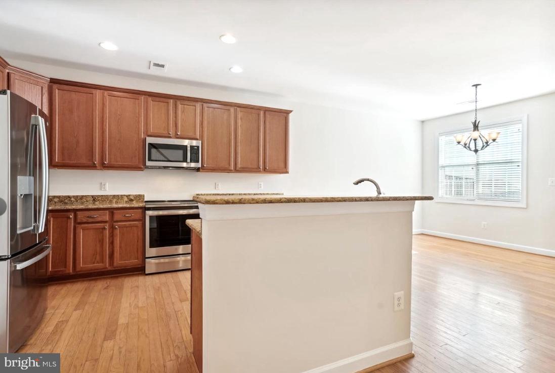 PW COUNTY CENTER LANDBAY - Residential Lease