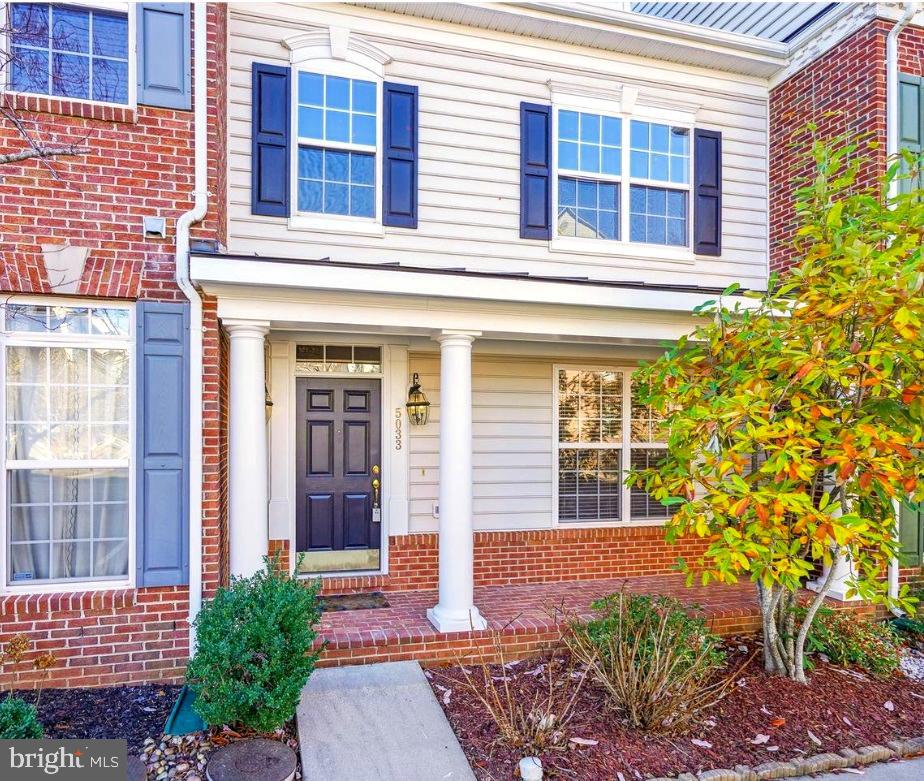 PW COUNTY CENTER LANDBAY - Residential Lease