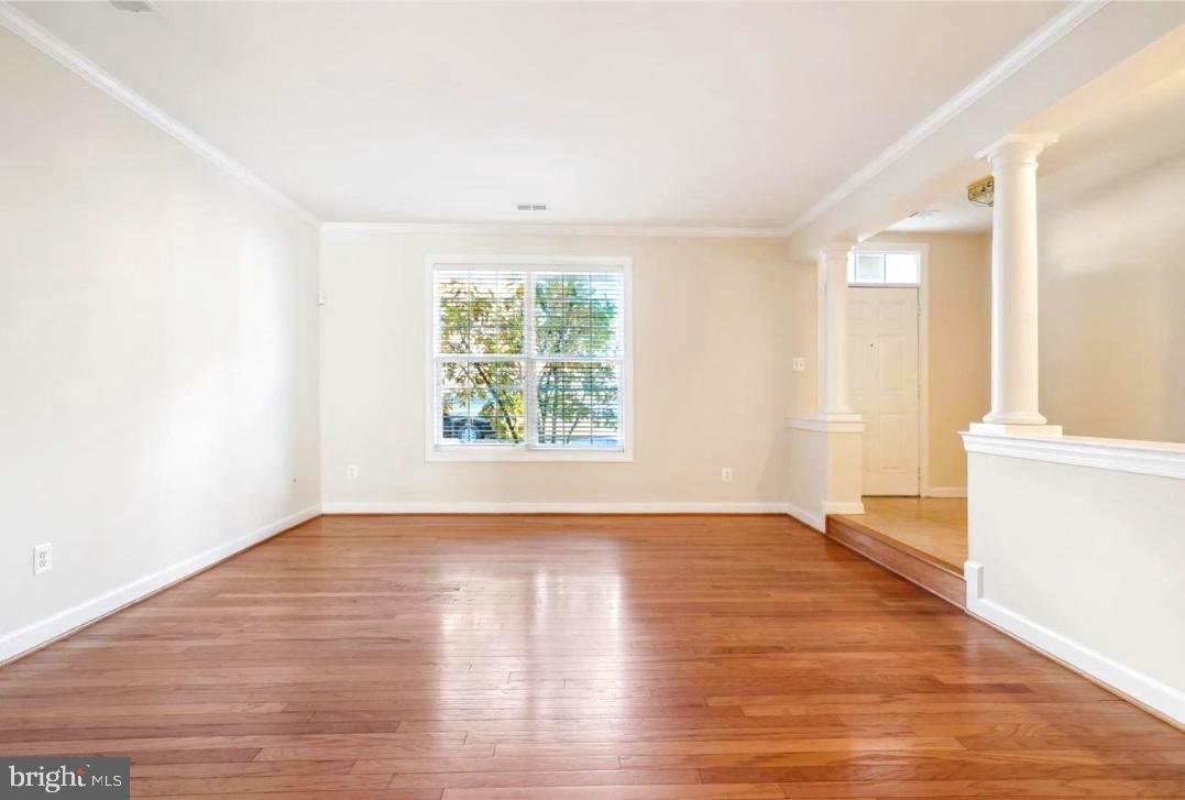 PW COUNTY CENTER LANDBAY - Residential Lease