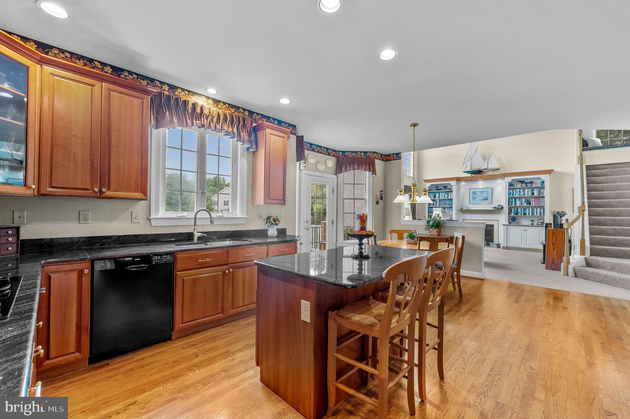 TWIN BRIDGES AT LA - Residential