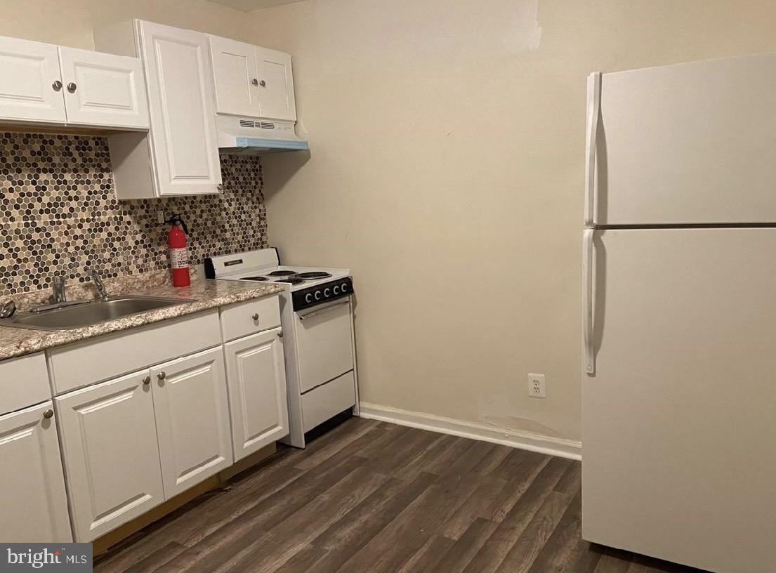 UNIVERSITY CITY - Residential Income