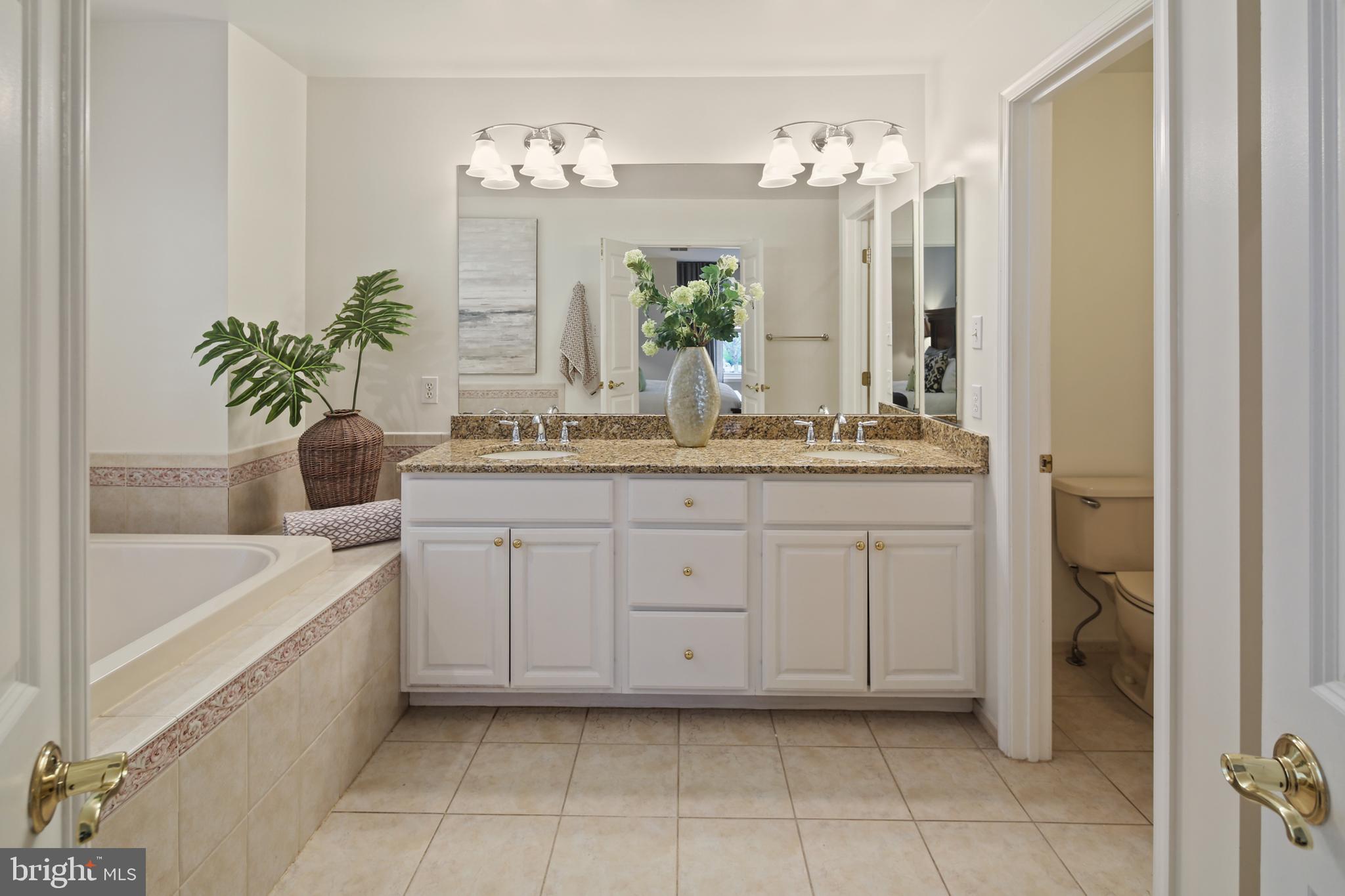 RIVER HILL - Residential