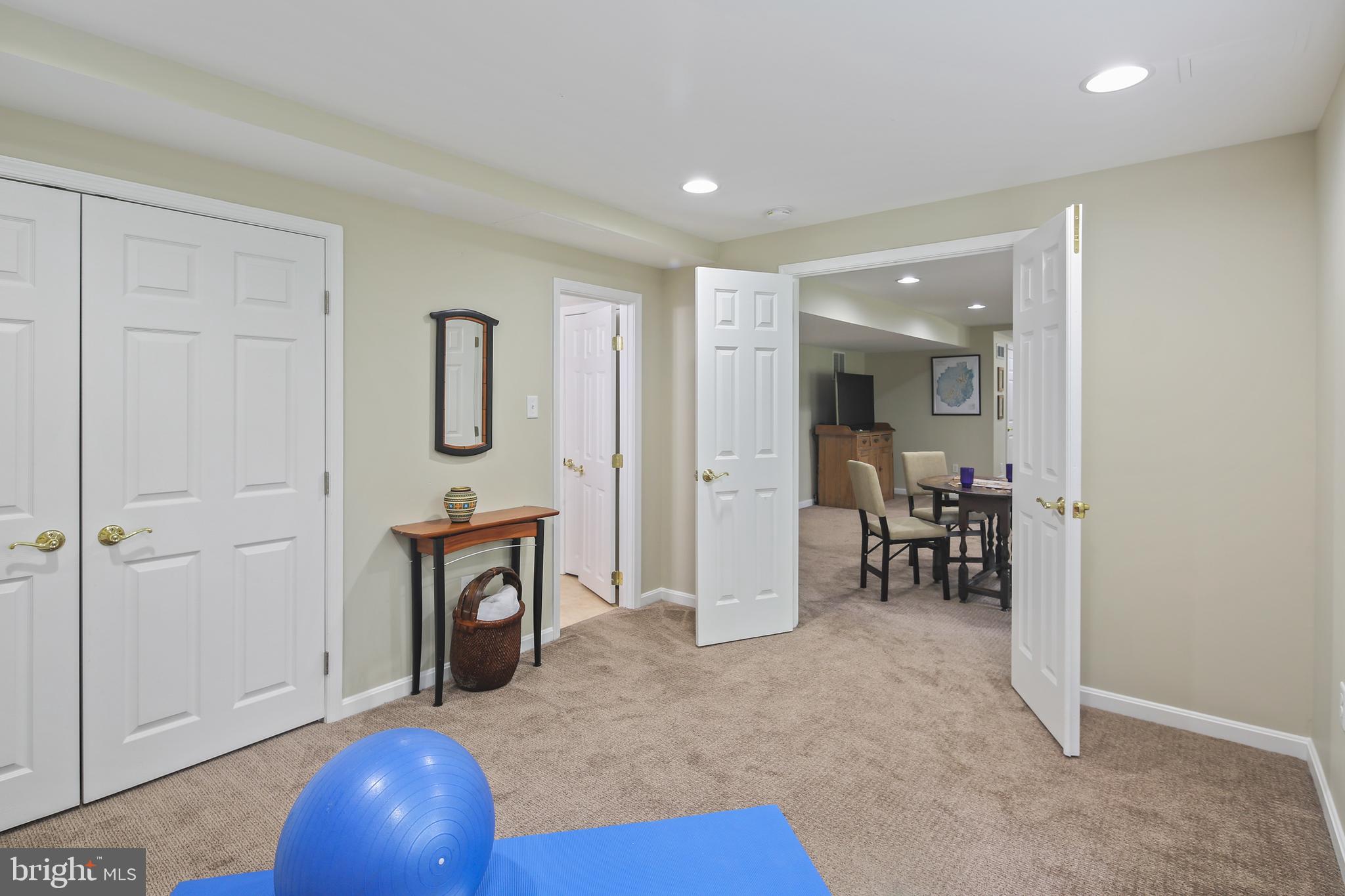 RIVER HILL - Residential