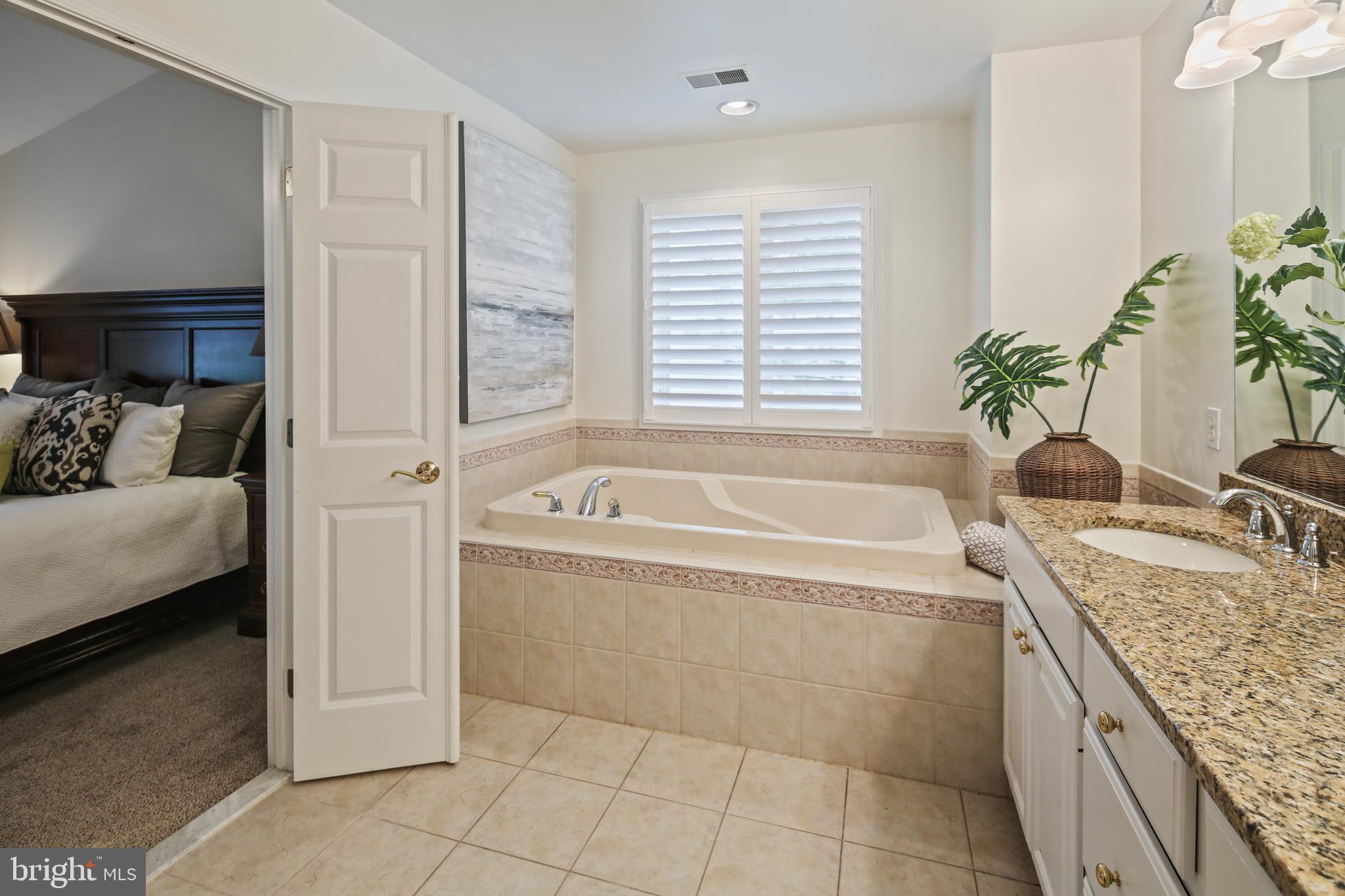 RIVER HILL - Residential