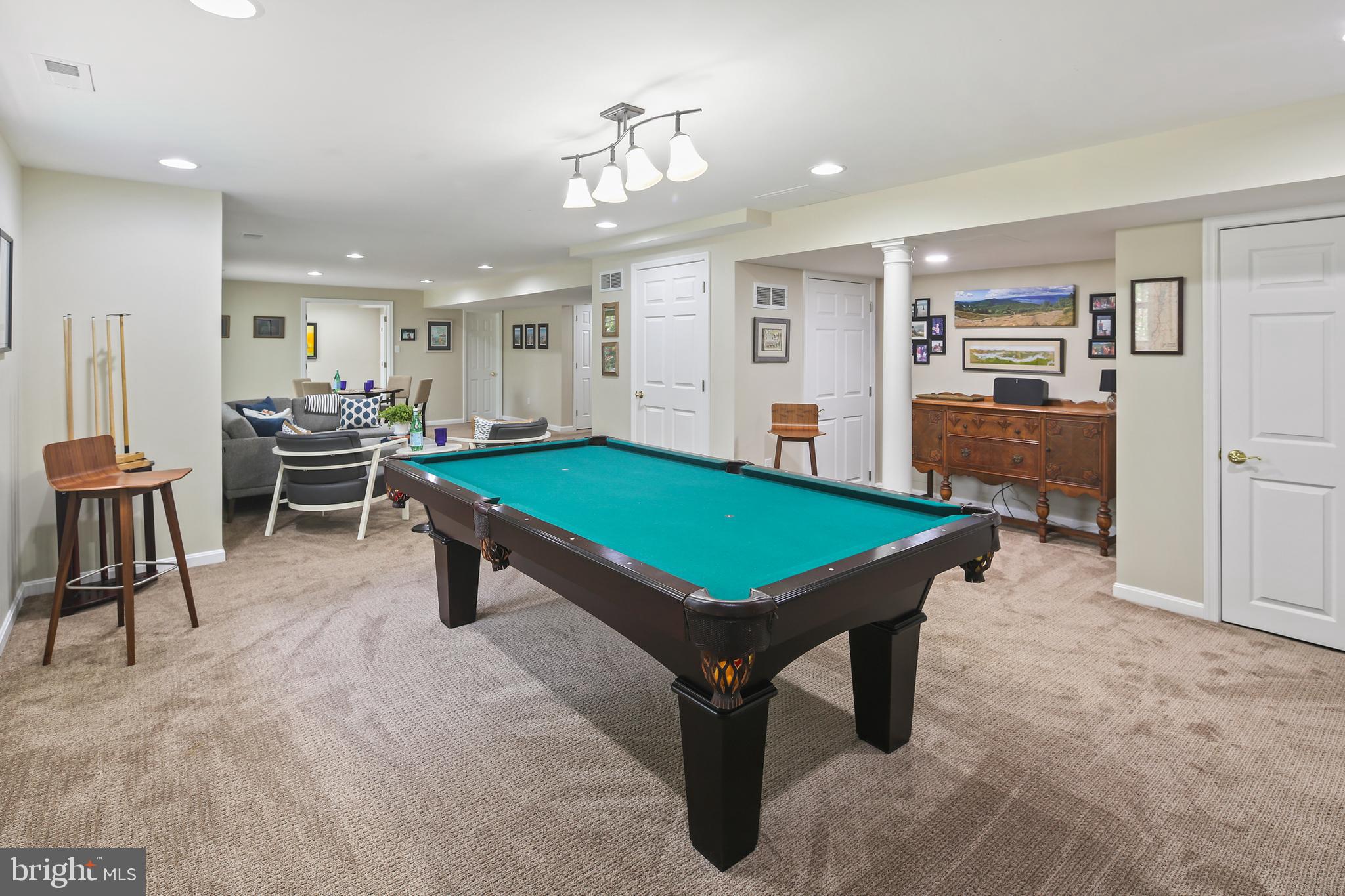 RIVER HILL - Residential