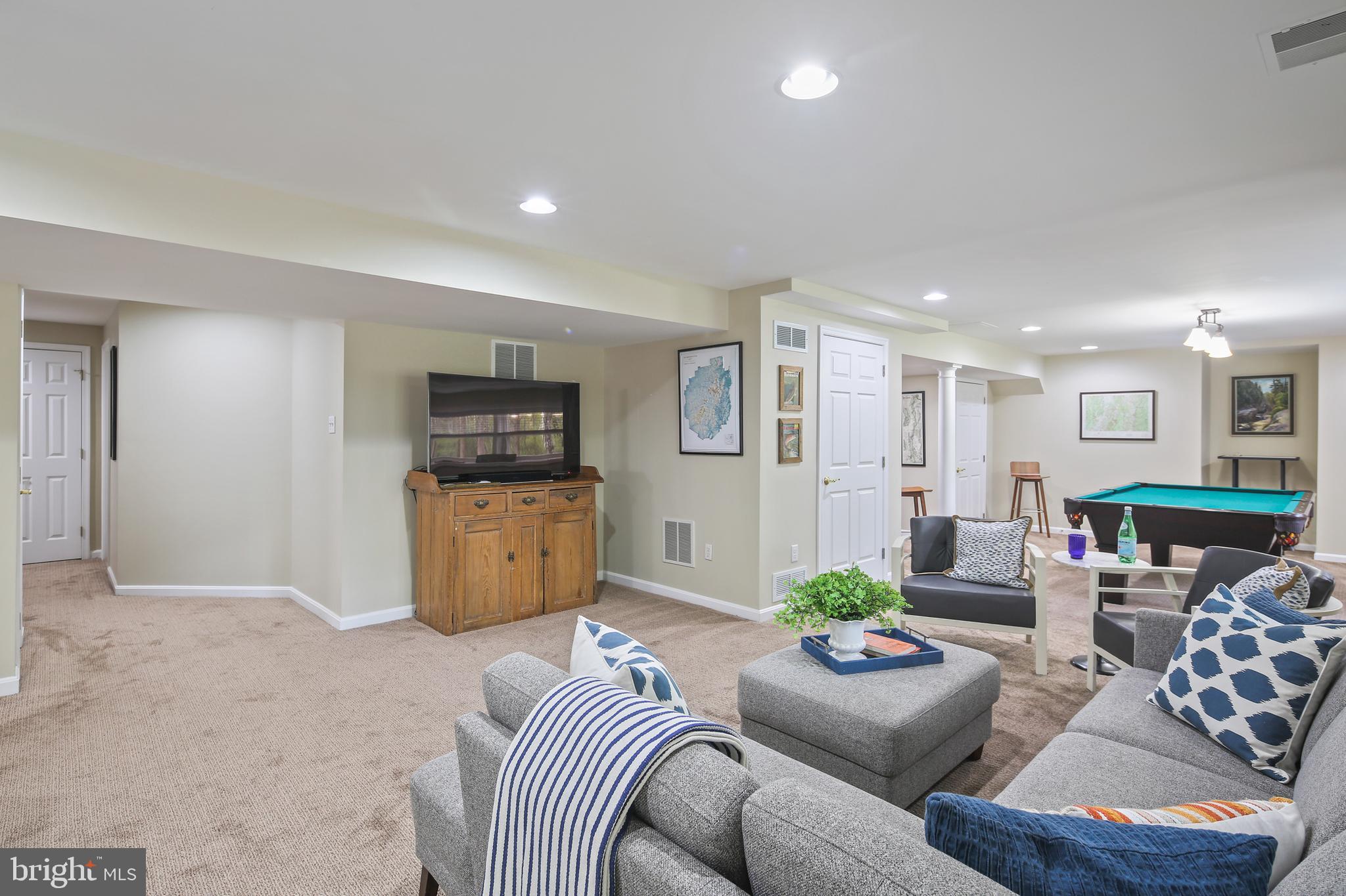 RIVER HILL - Residential