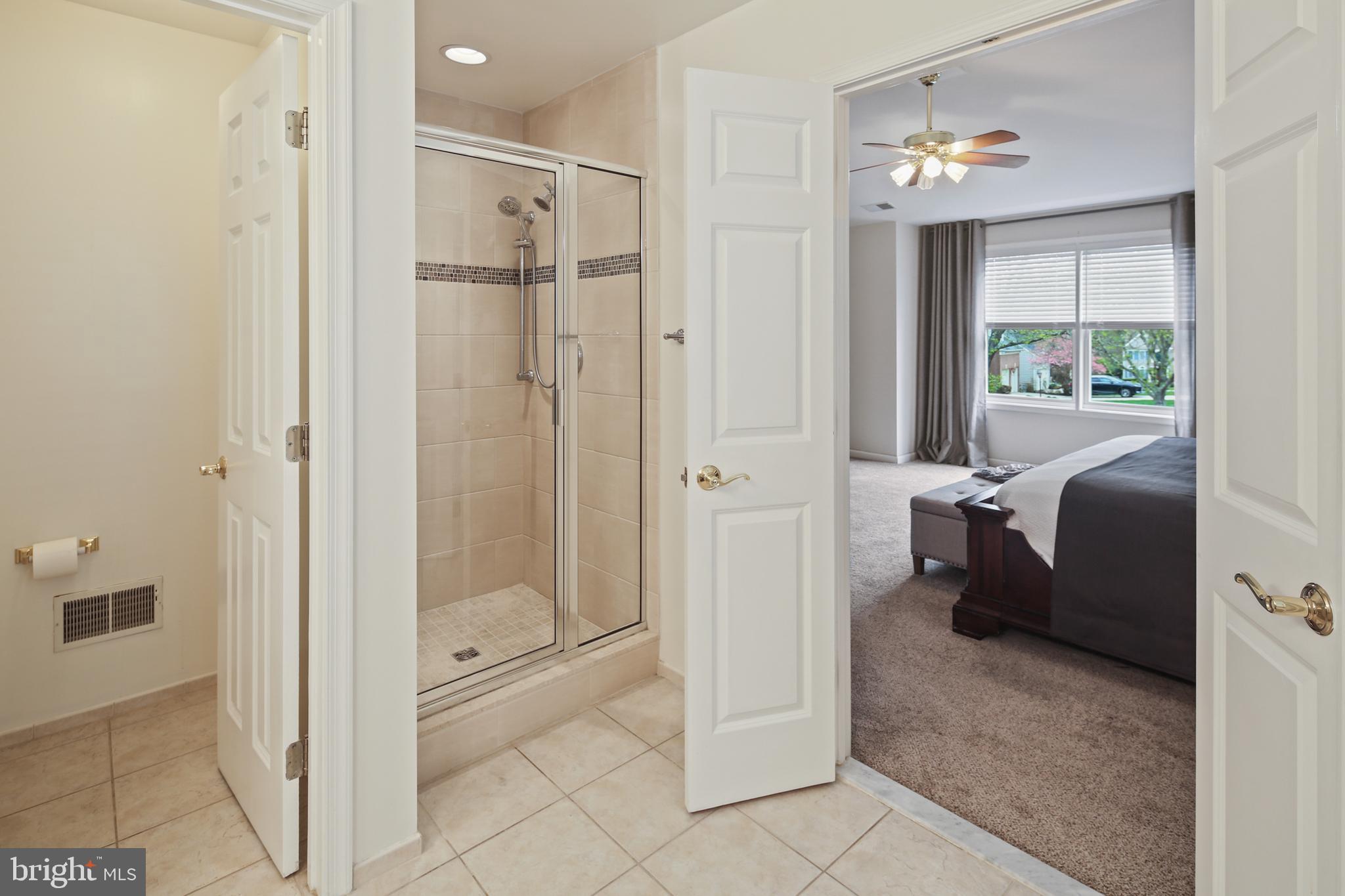 RIVER HILL - Residential