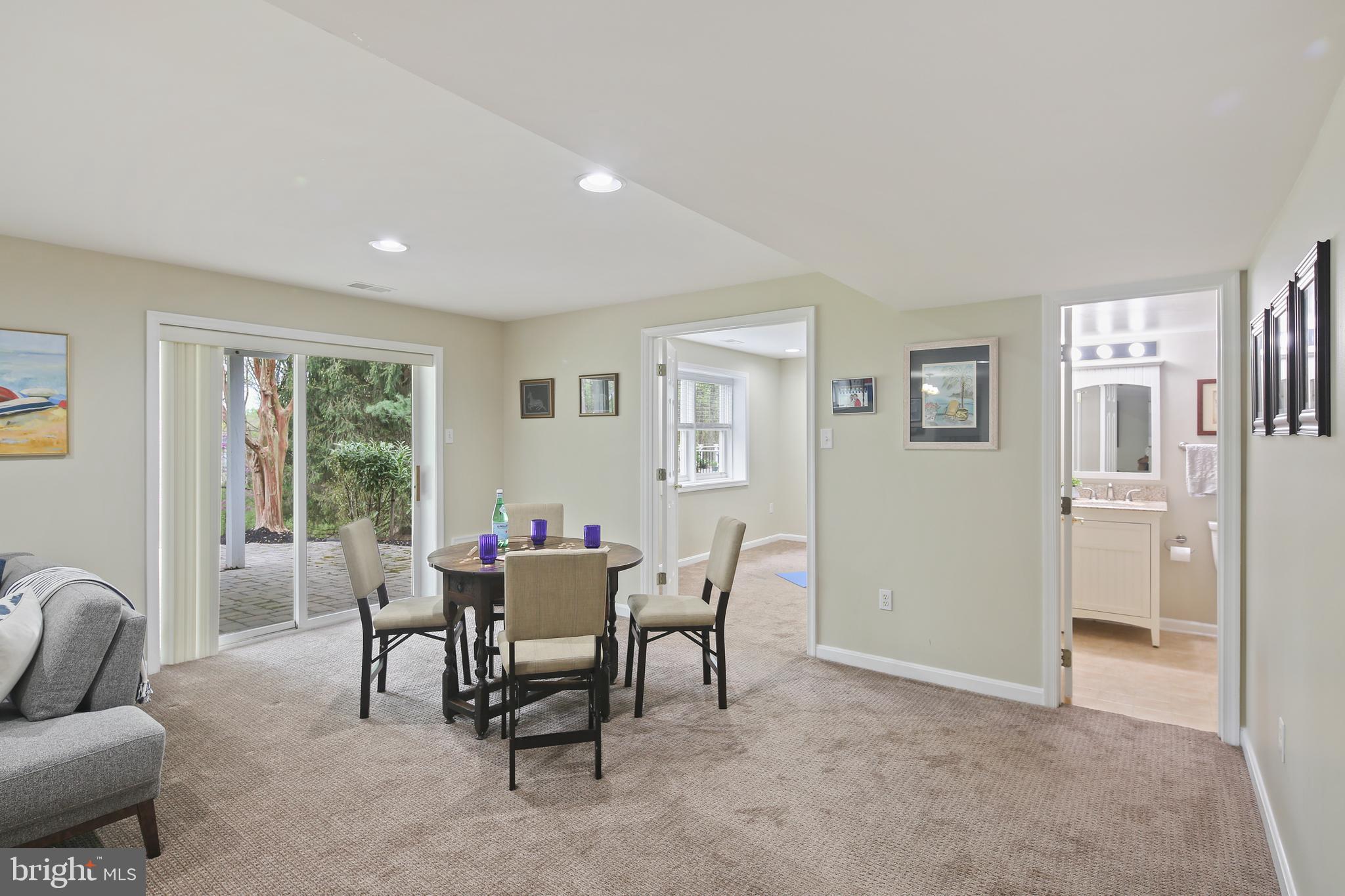 RIVER HILL - Residential