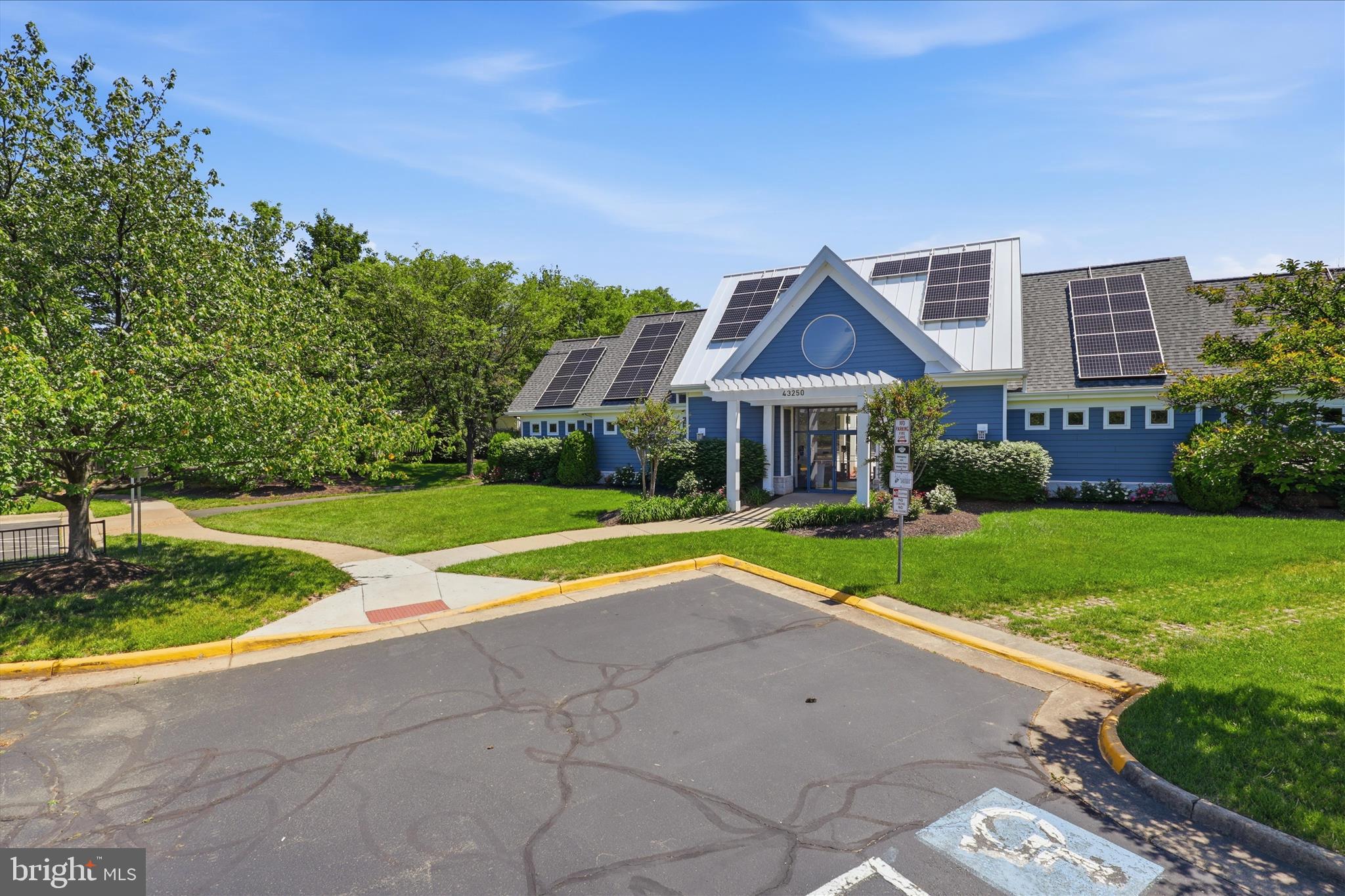 ASHBURN FARM - Residential