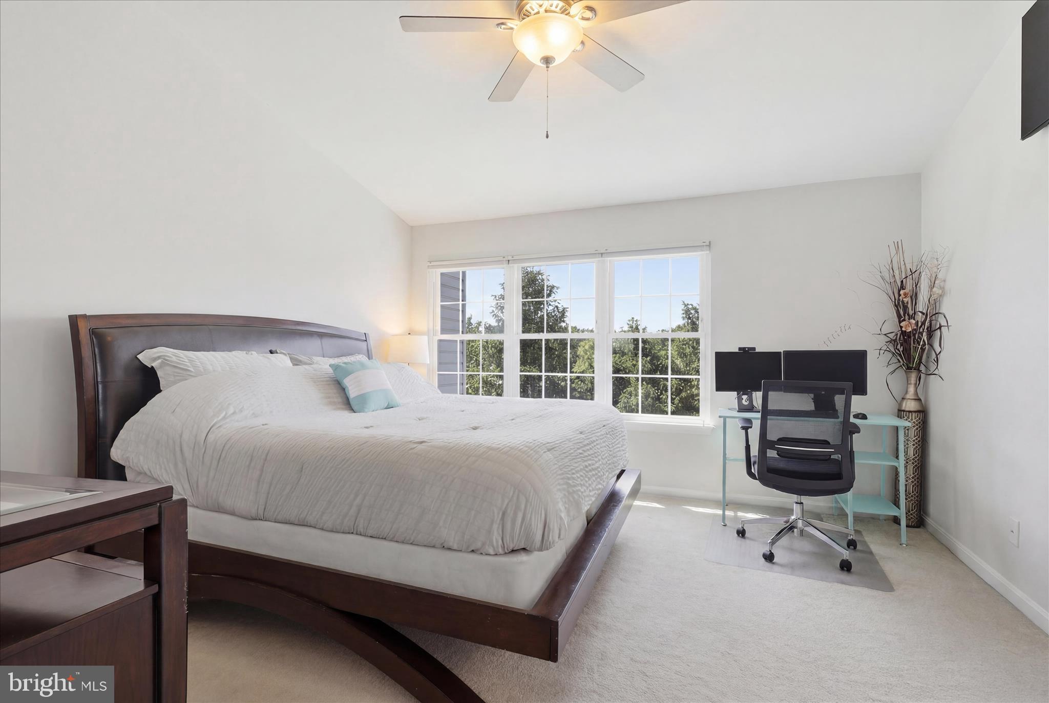 ASHBURN FARM - Residential