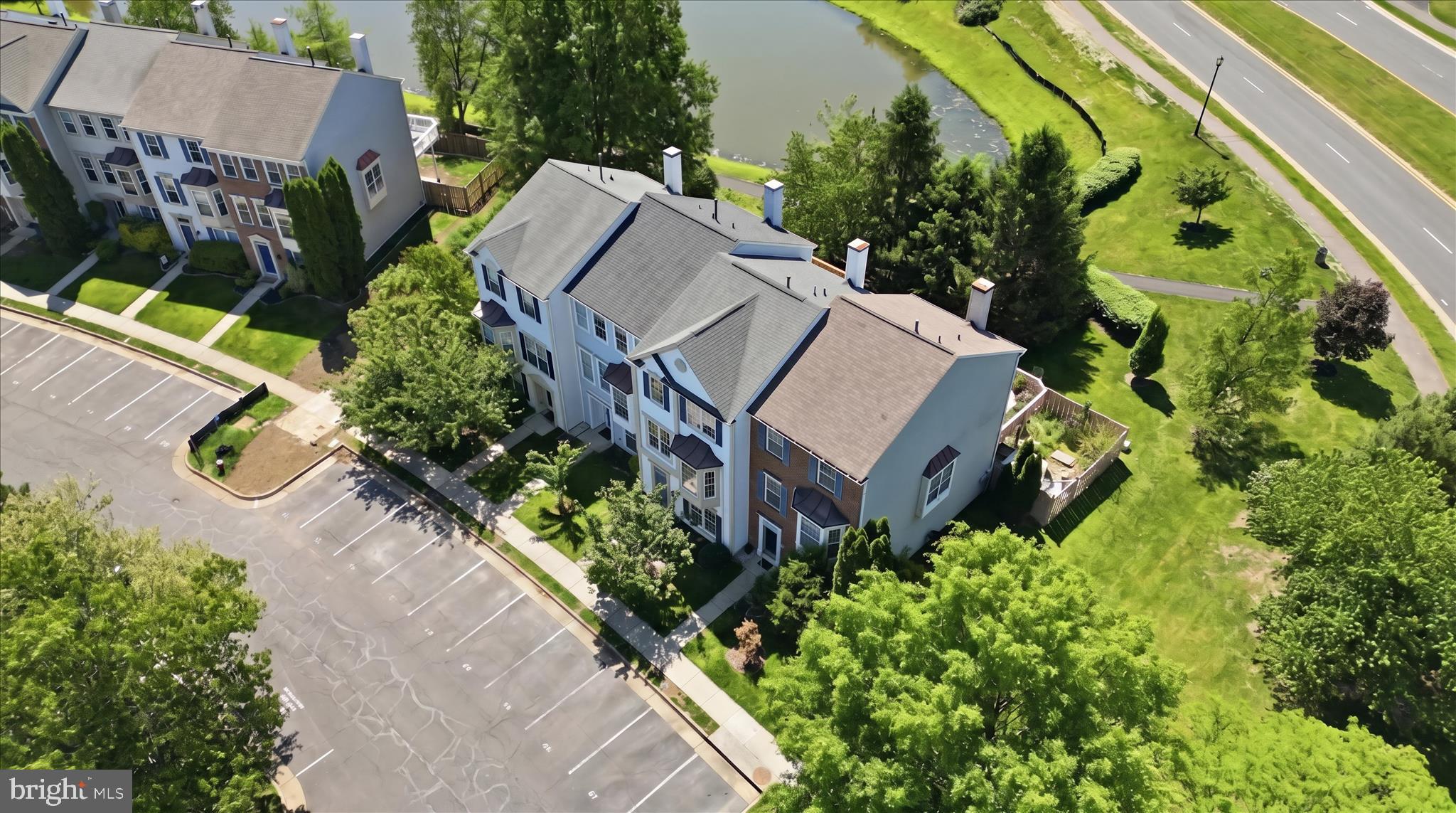ASHBURN FARM - Residential