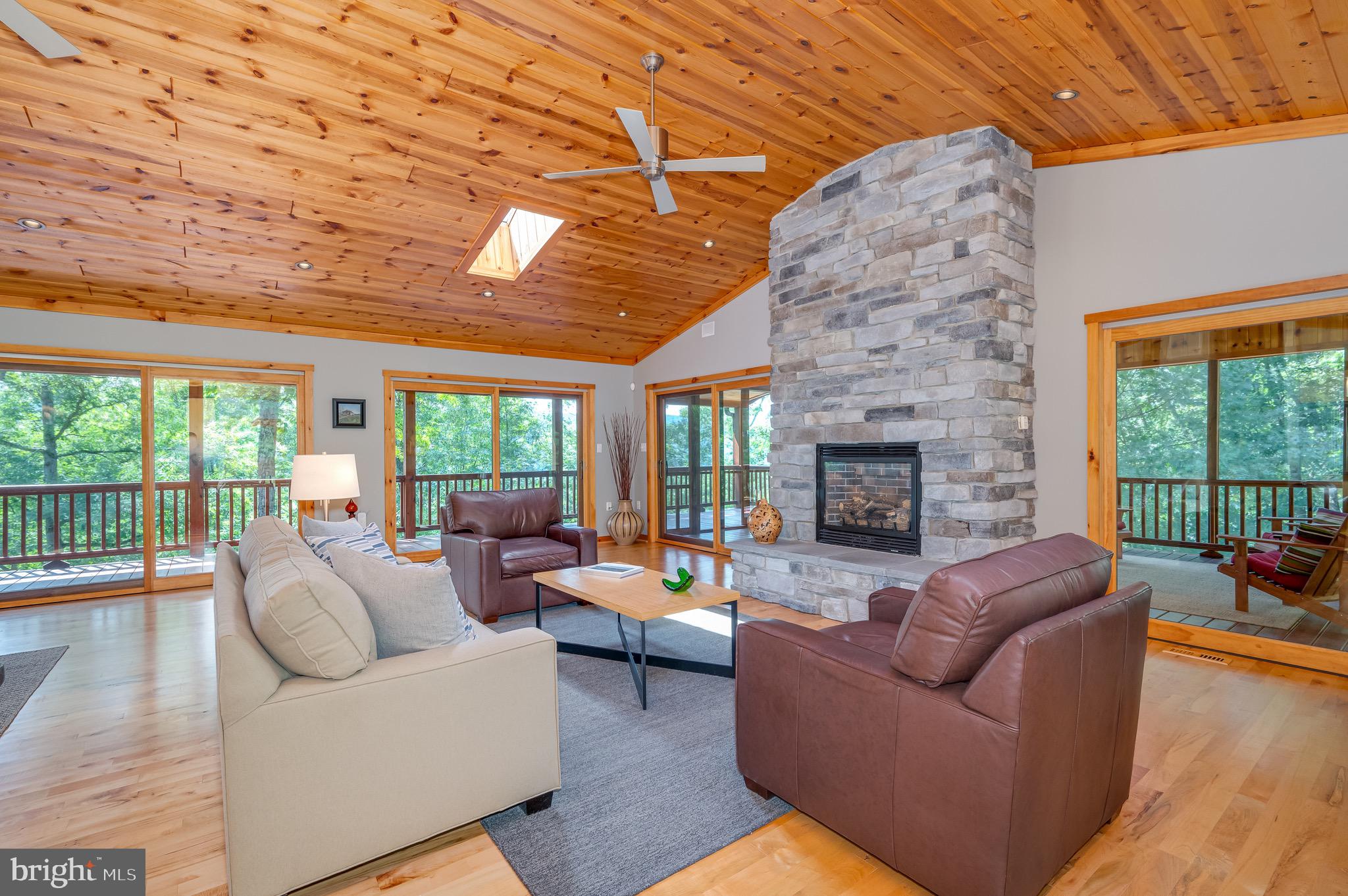 THE SUMMIT AT LOST RIVER - Residential