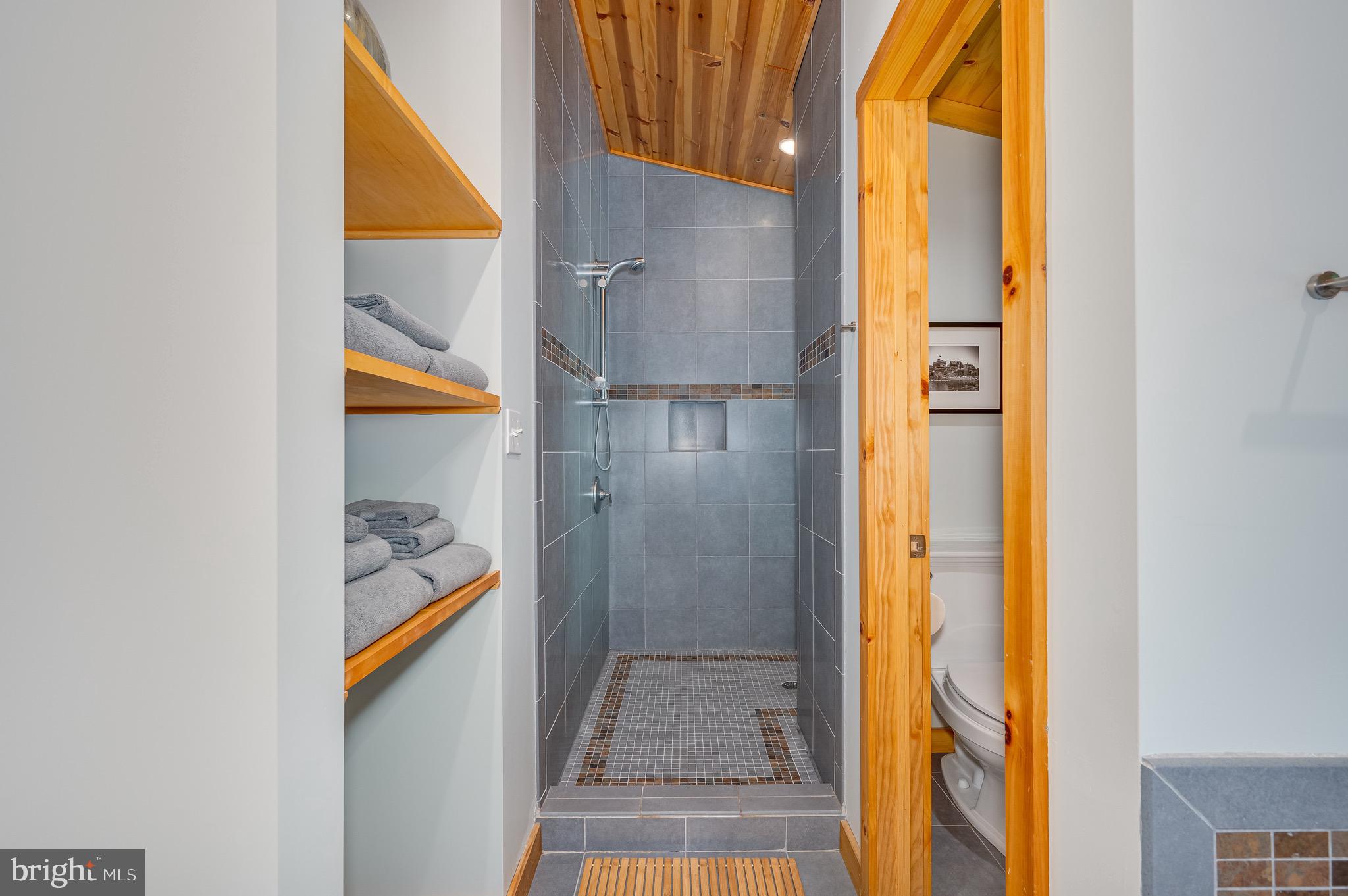 THE SUMMIT AT LOST RIVER - Residential