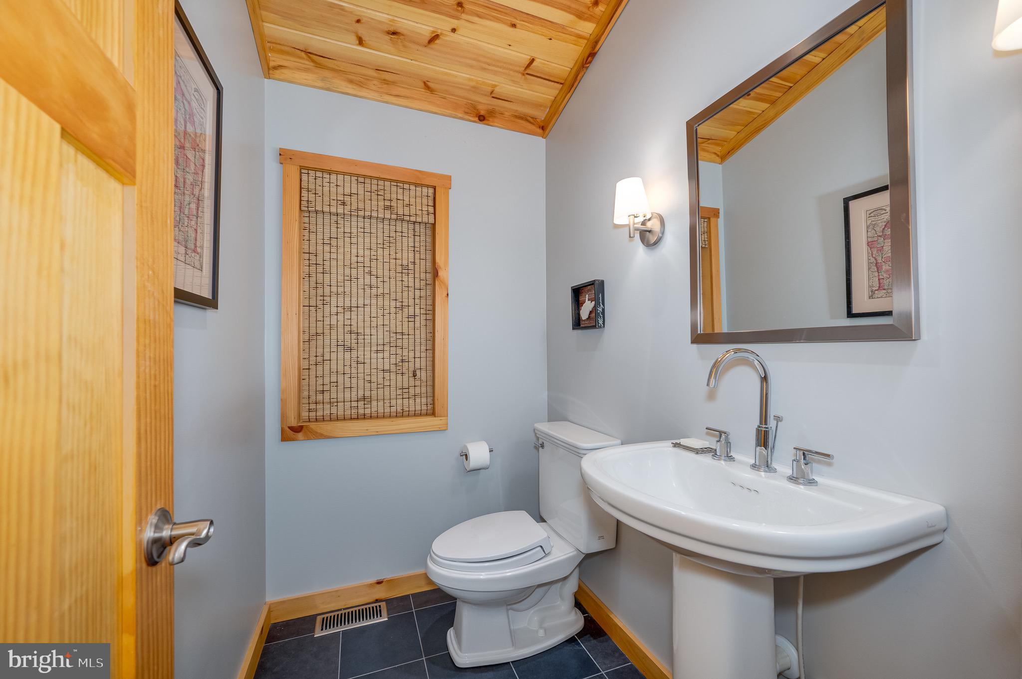 THE SUMMIT AT LOST RIVER - Residential