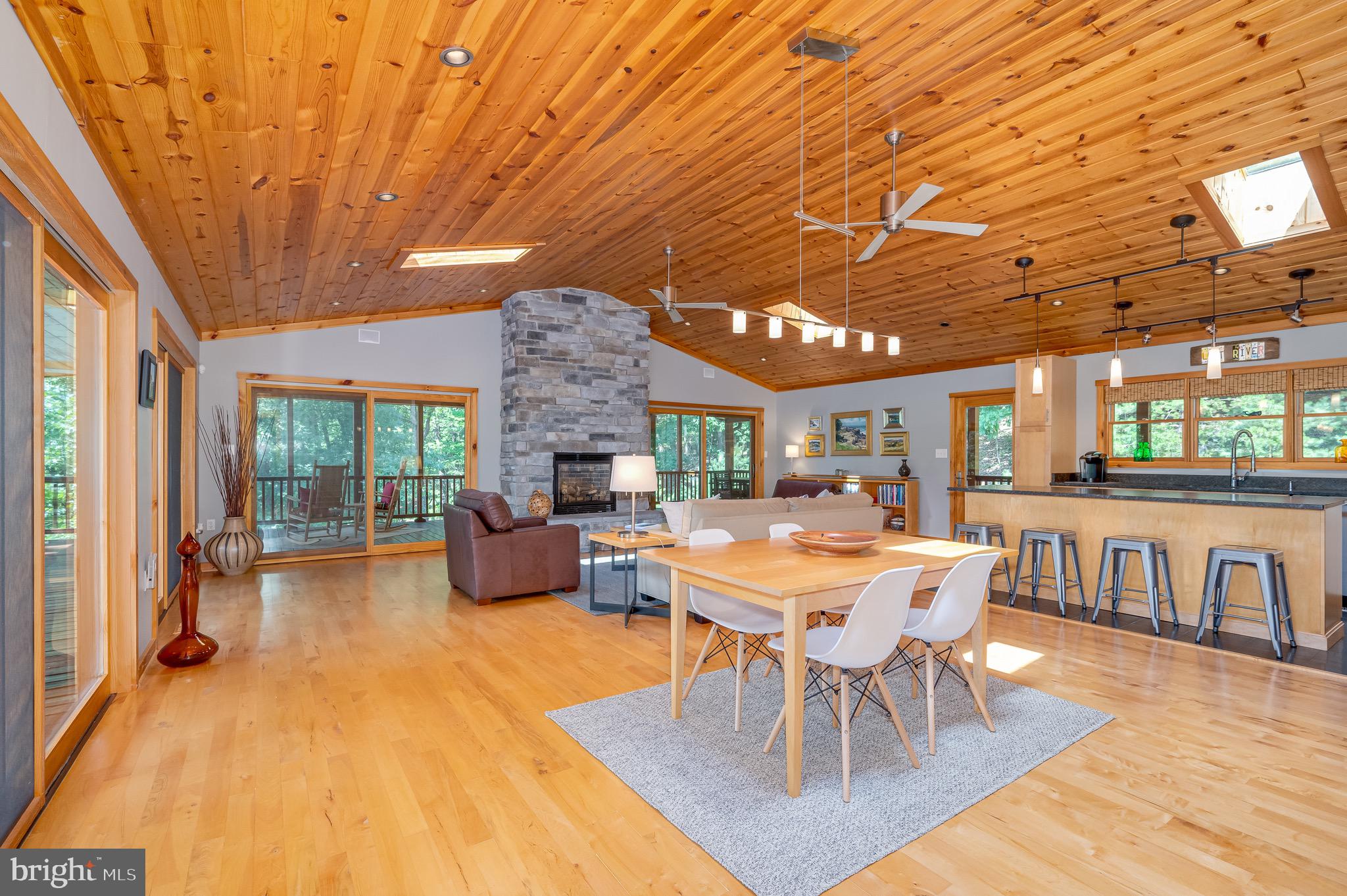 THE SUMMIT AT LOST RIVER - Residential